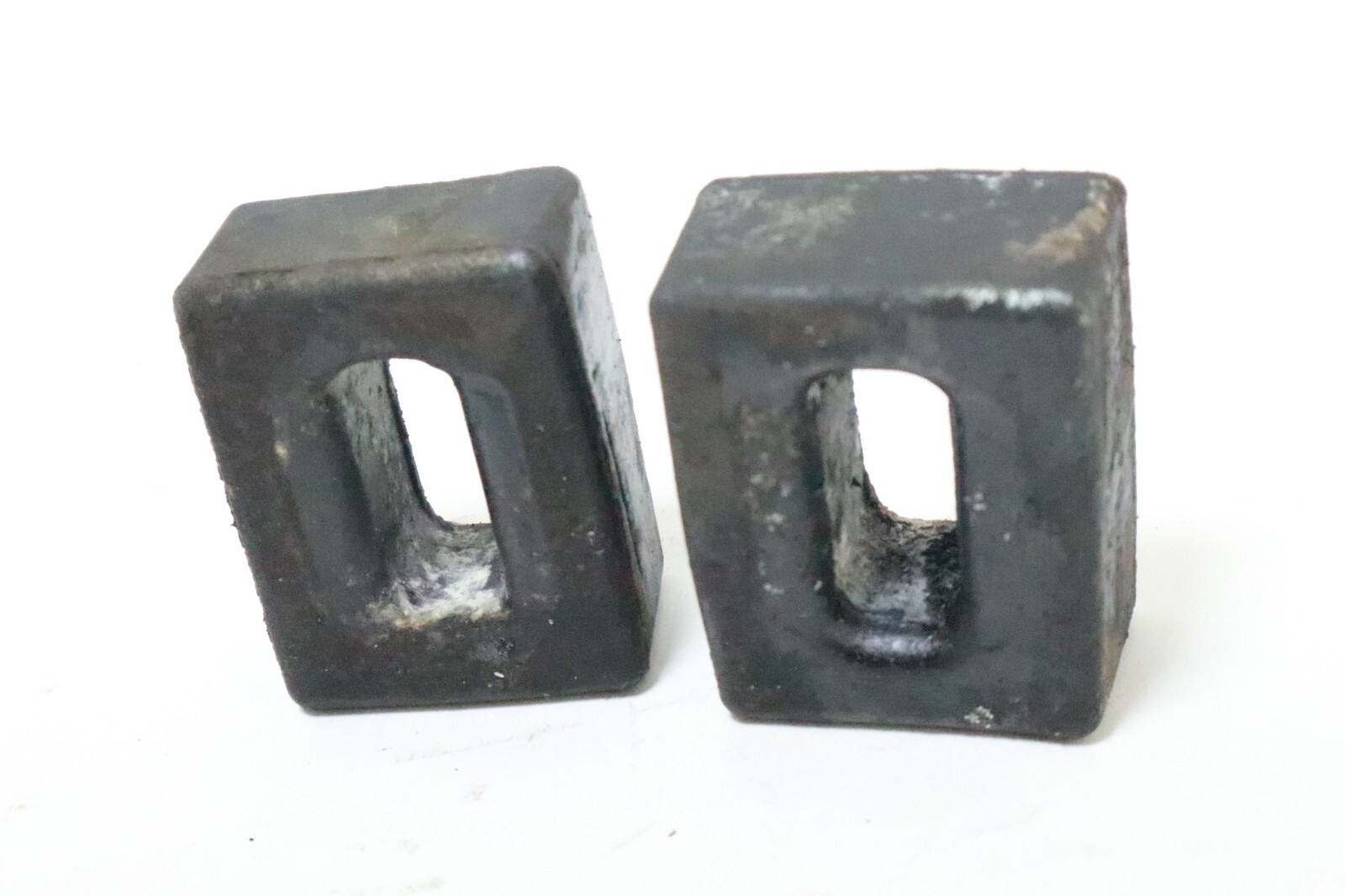 Johnson Evinrude OMC 554334 pair Exhaust Tube Bumper 303961 Retainer - Used - Image 10