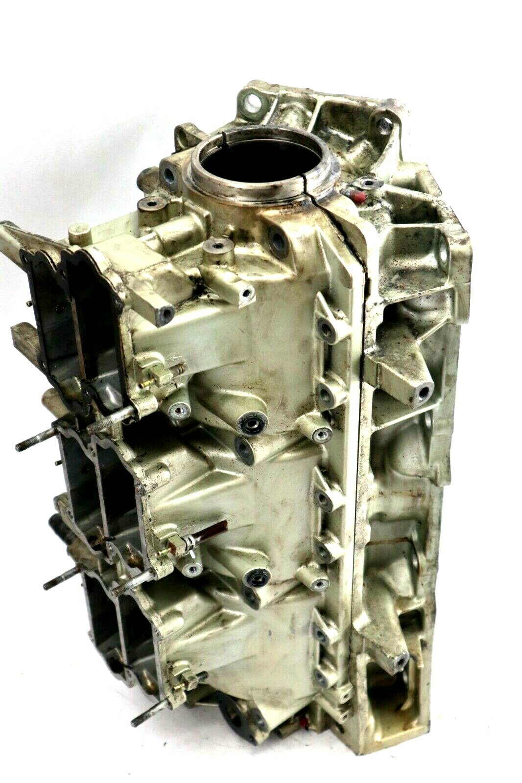 Suzuki DT200 200 hp outboard crankshaft block - Image 2