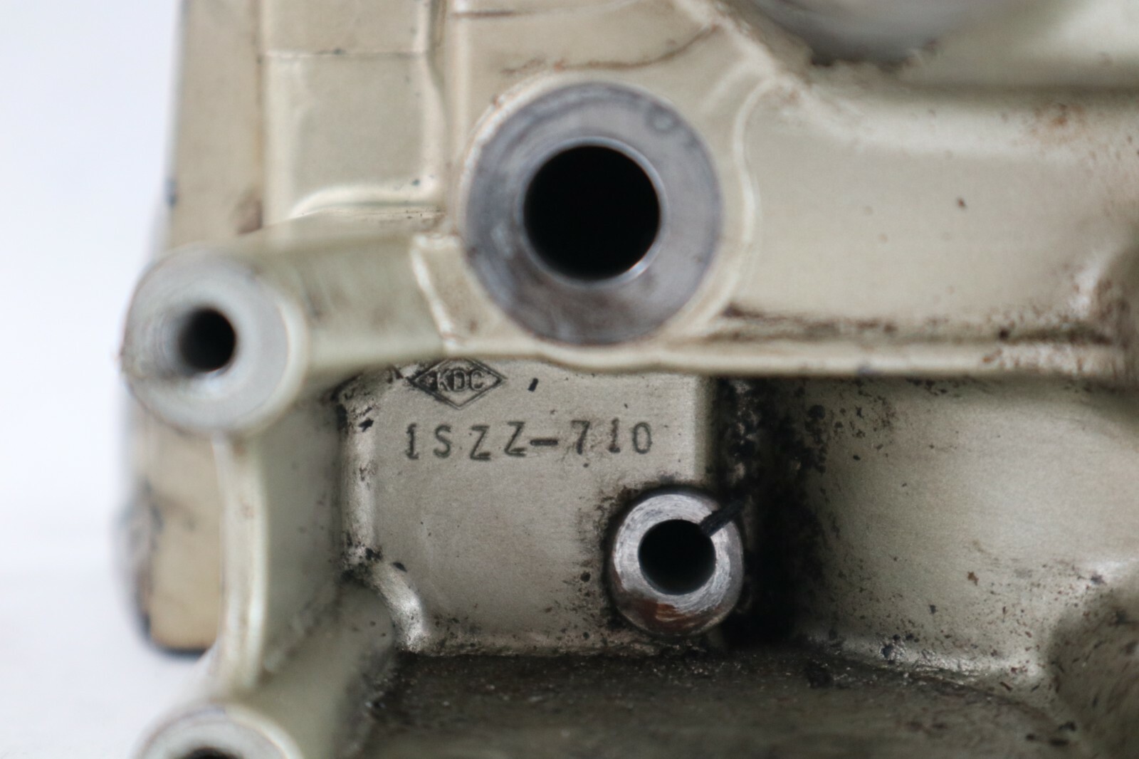 Suzuki DT200 200 hp outboard crankshaft block - Image 12