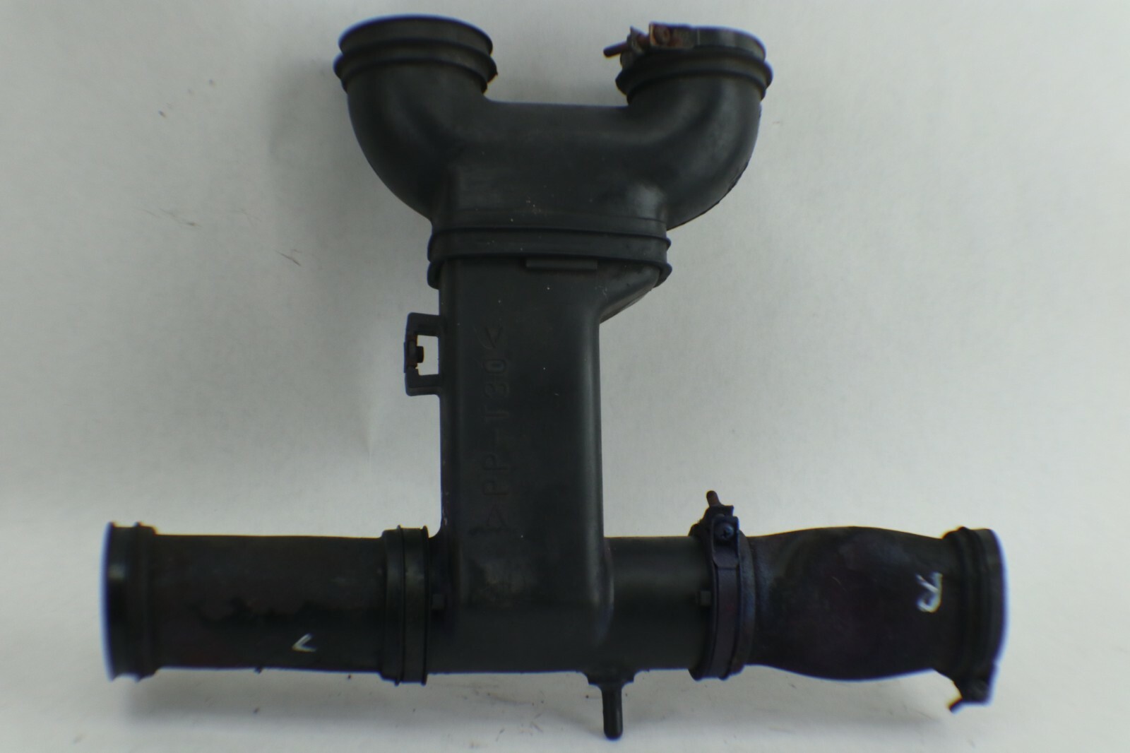 1999-2011 YAMAHA XV1300 ROYAL STAR AIR INTAKE PLENUM JOINT TUBE - Image 3