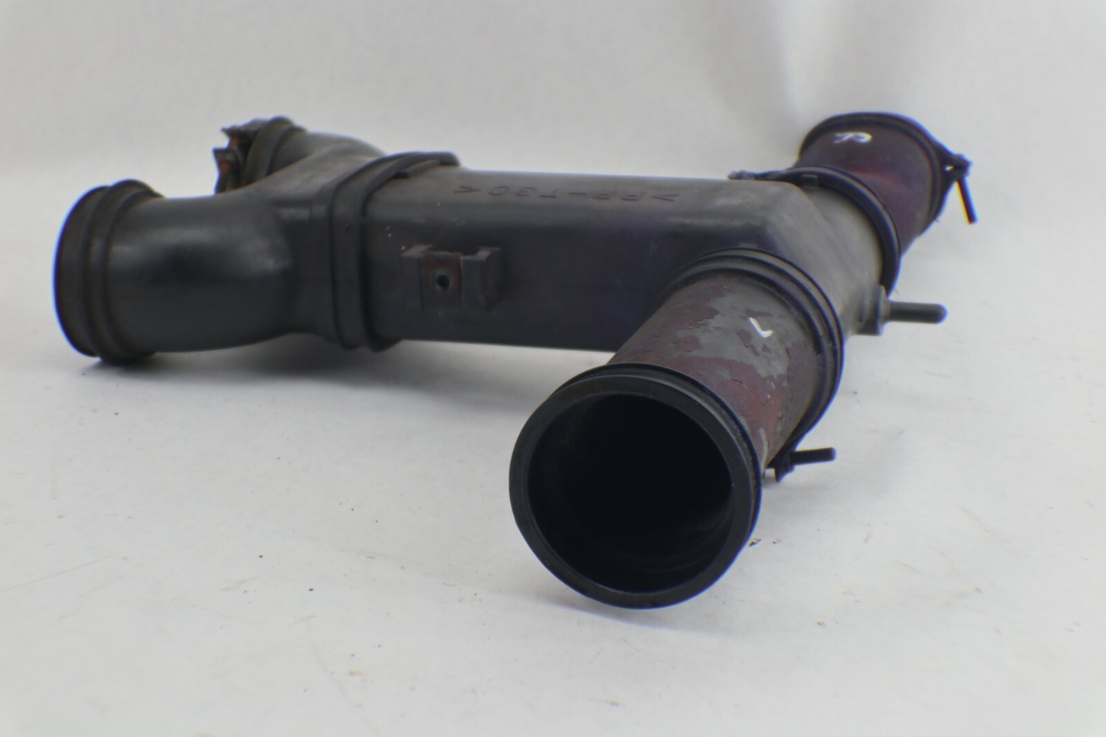 1999-2011 YAMAHA XV1300 ROYAL STAR AIR INTAKE PLENUM JOINT TUBE - Image 4