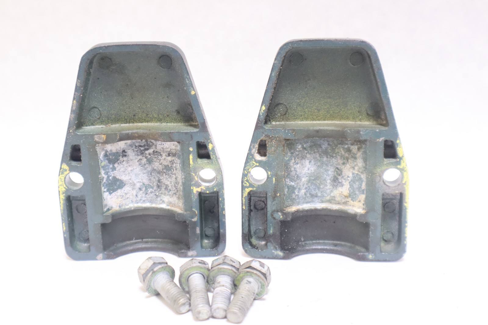 Tohatsu Nissan 90-140 hp CAP LOWER MOUNT 3B7S613420 2 Stroke - Image 5