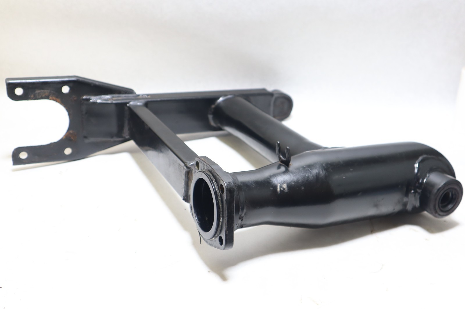 Bombardier Can Am Rear Swing Arm Traxter XT 703500023 99-01 - Image 6
