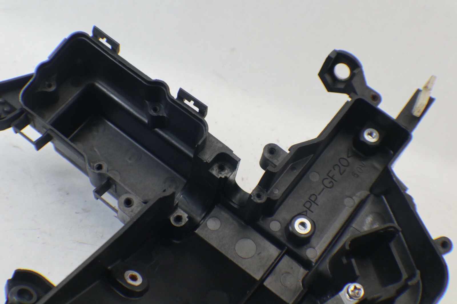 ELECTRICAL BRACKET YAMAHA 225-250-300 HPDI 60V-81948-00-00 - Image 3