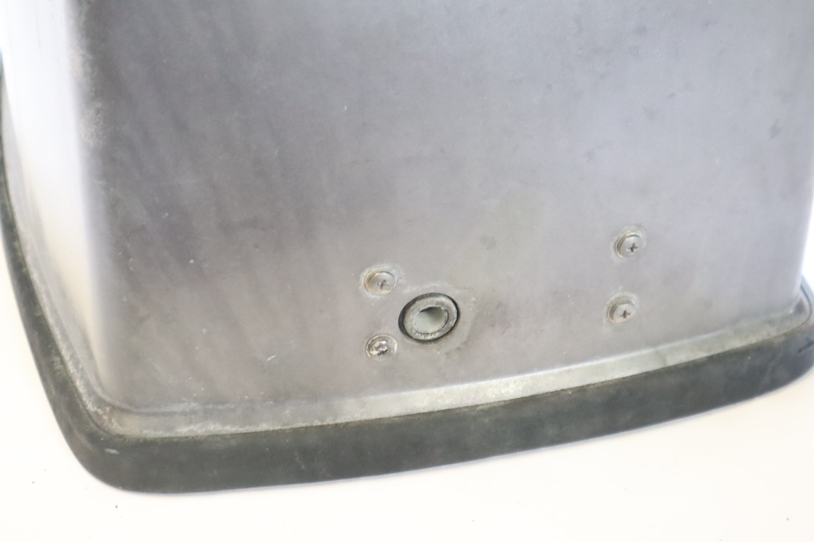 140 115 hp Tohatsu Nissan Engine Cover 3C7S675102 top cowl, two stroke - Image 9