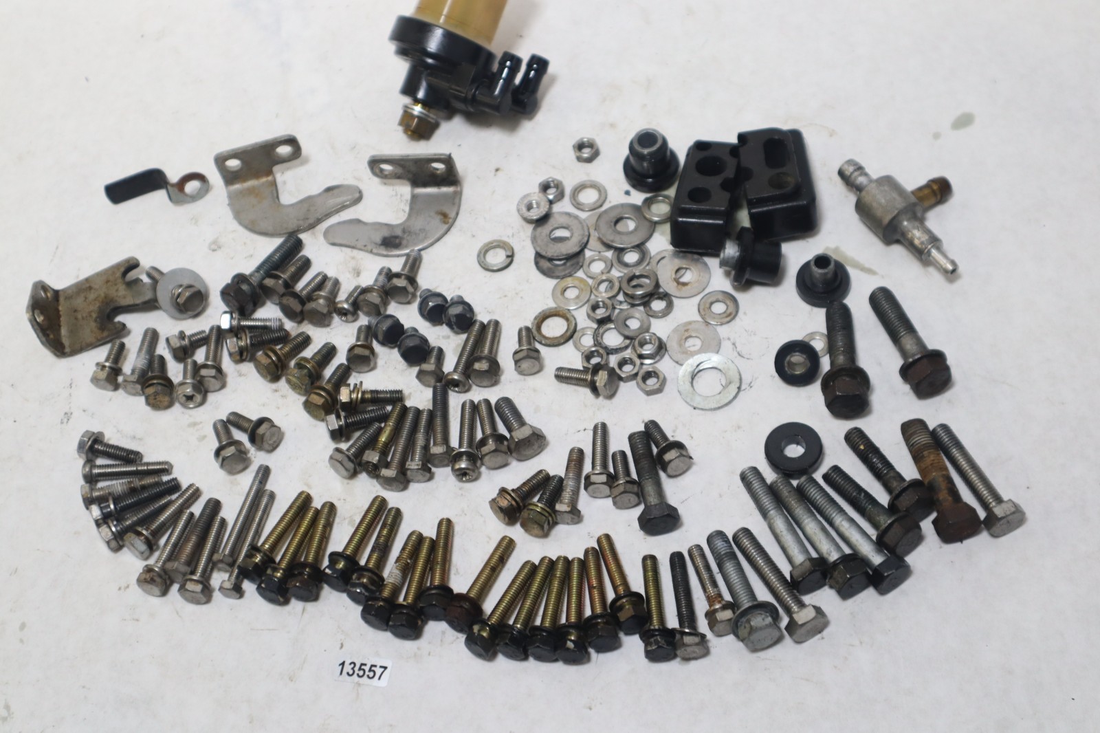 96-04 TOHATSU NISSAN 140 ns140a2 mixed bolts hardware - Image 2