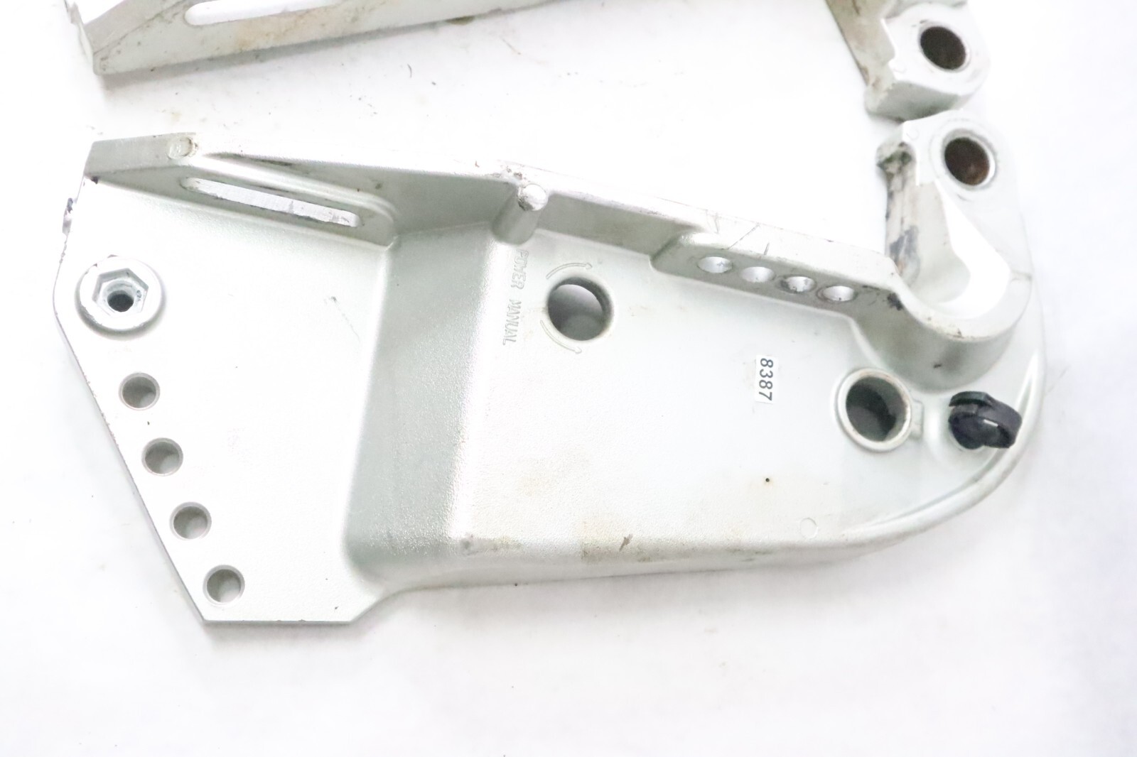 Honda 75 90 HP 4 Stroke Stern Bracket ASSY 50301-ZY9-000ZA Fits 2007 And Later - Image 3