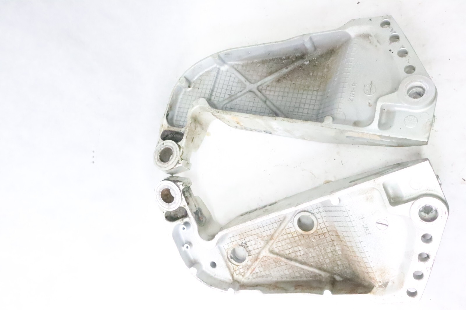 Honda 75 90 HP 4 Stroke Stern Bracket ASSY 50301-ZY9-000ZA Fits 2007 And Later - Image 9