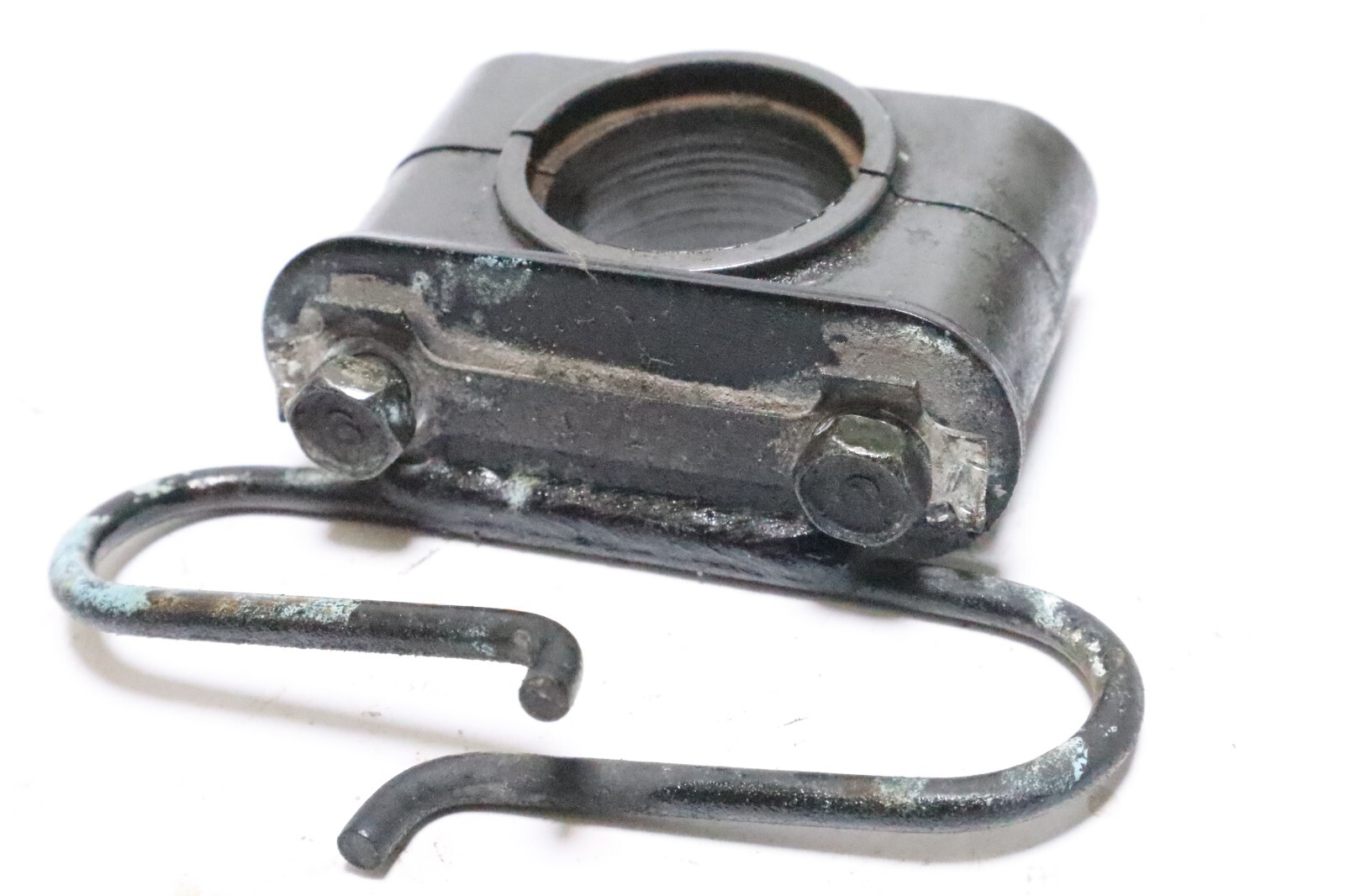 2000 2001 Yamaha big bear 400 Steering Stem Clam Mount 1UY-23812-00-00 - Image 3