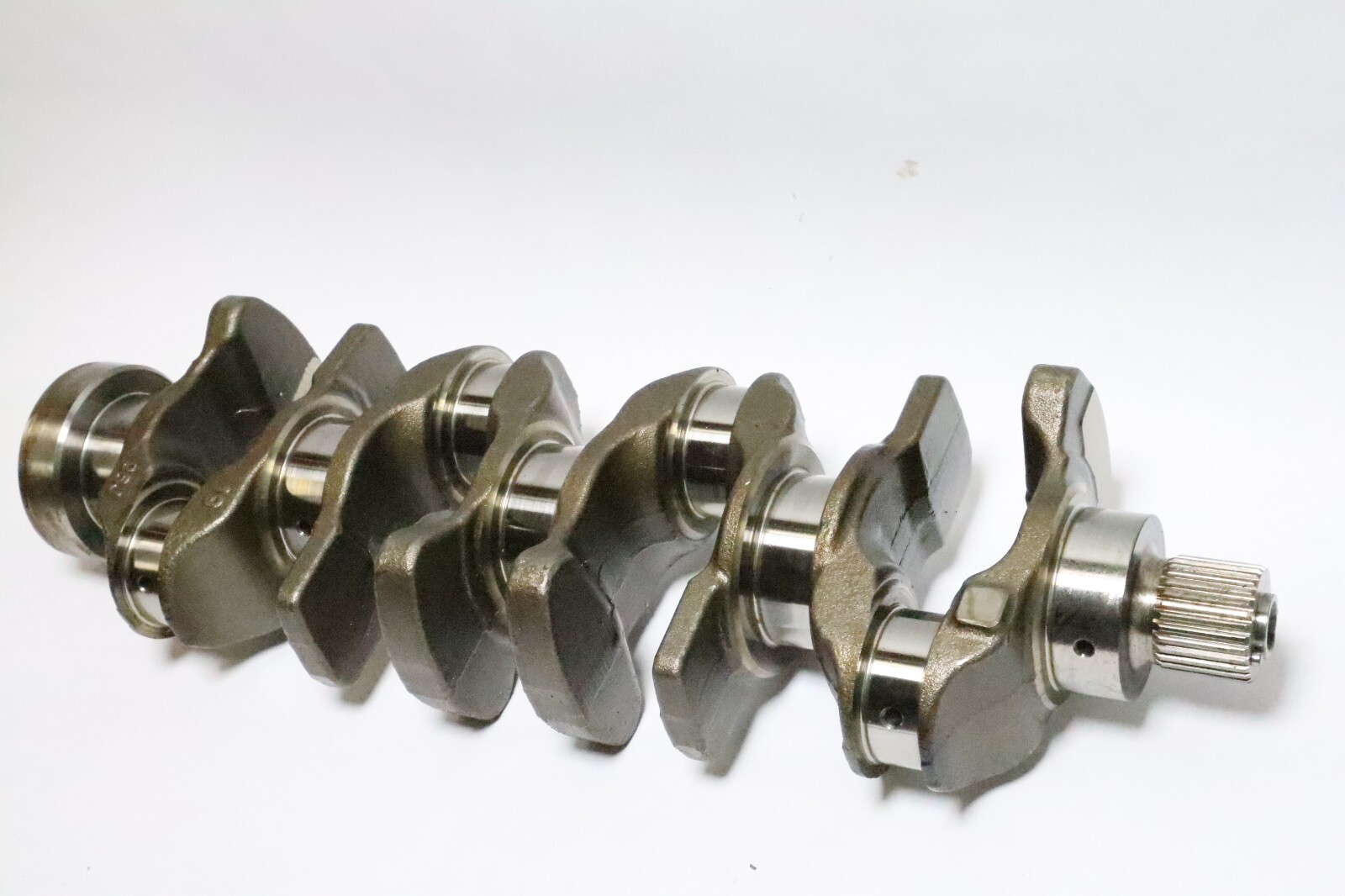 Suzuki DF150 df 175 outboard crankshaft (12221-96J10) - Image 3