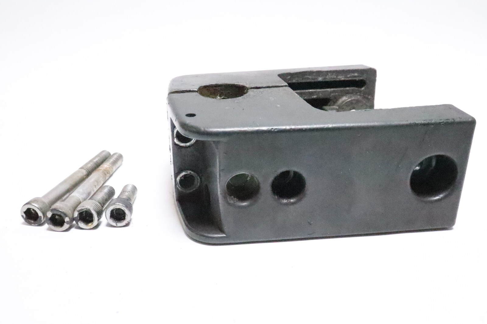 1992-1995 Force Outboard 40 50 70 HP Clam Shells, Cover Shock Mount 820442F - Image 3