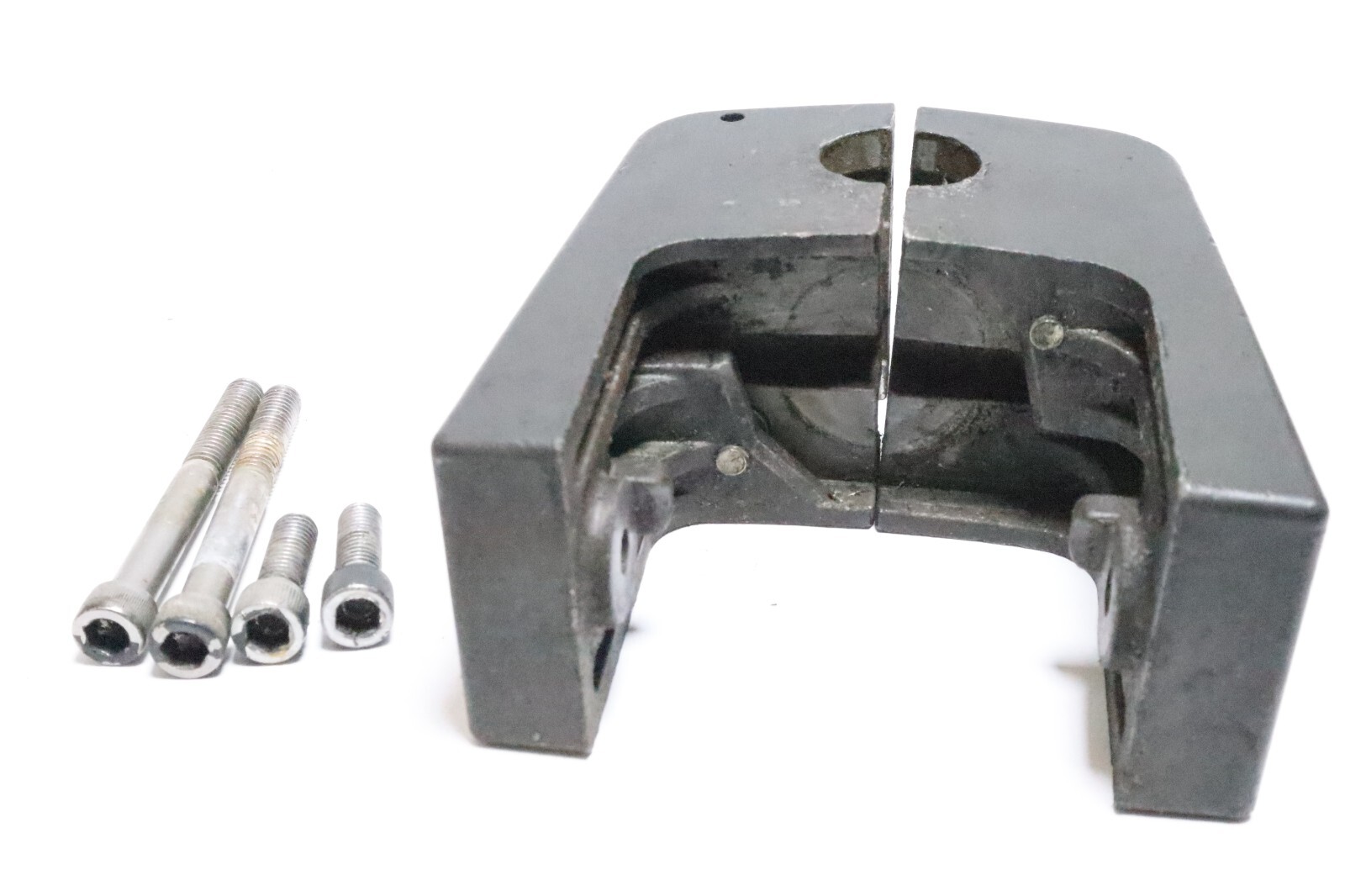 1992-1995 Force Outboard 40 50 70 HP Clam Shells, Cover Shock Mount 820442F - Image 6