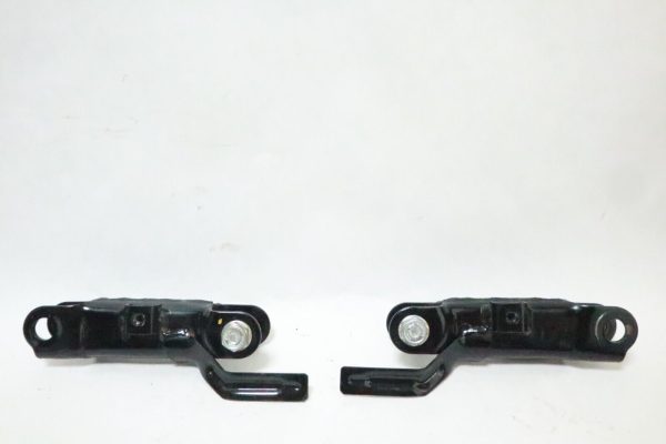 HONDA  ELITE OEM RIGHT AND LEFT PIVOT BRACKET 51311-GC8-000ZA  USED