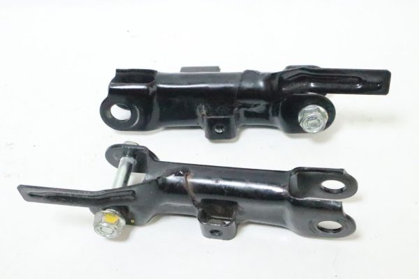 HONDA  ELITE OEM RIGHT AND LEFT PIVOT BRACKET 51311-GC8-000ZA  USED - Image 6