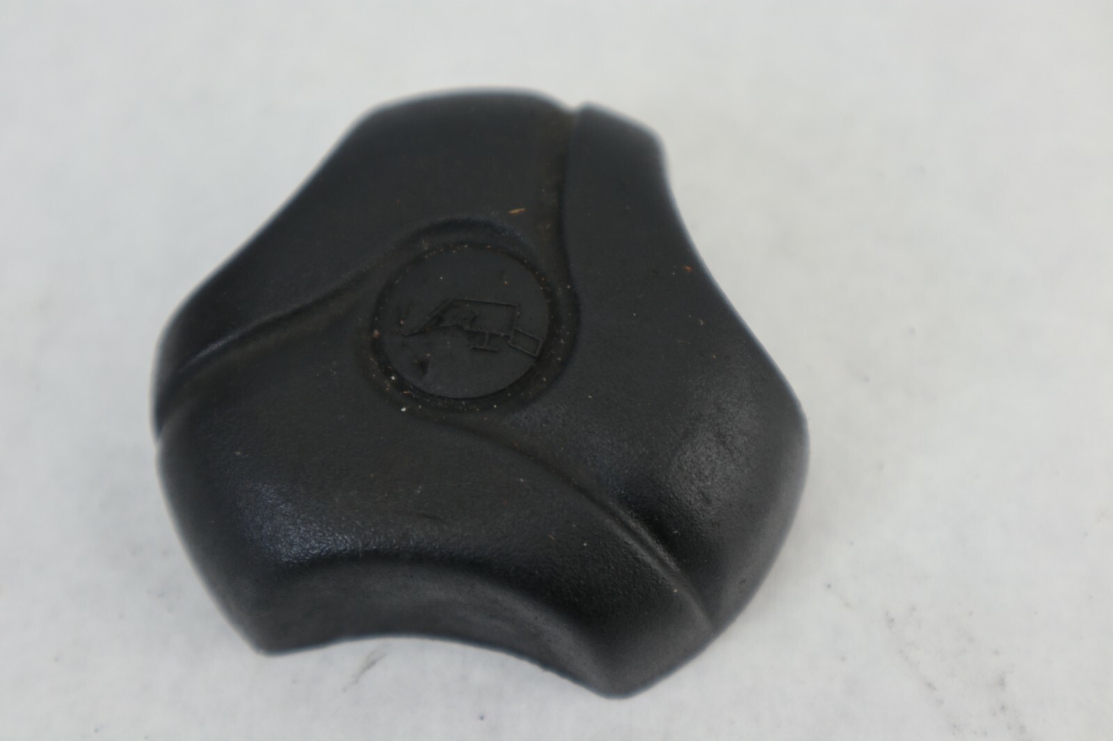 2001 01 SEADOO GTX DI JETSKI OIL CAP - Image 4