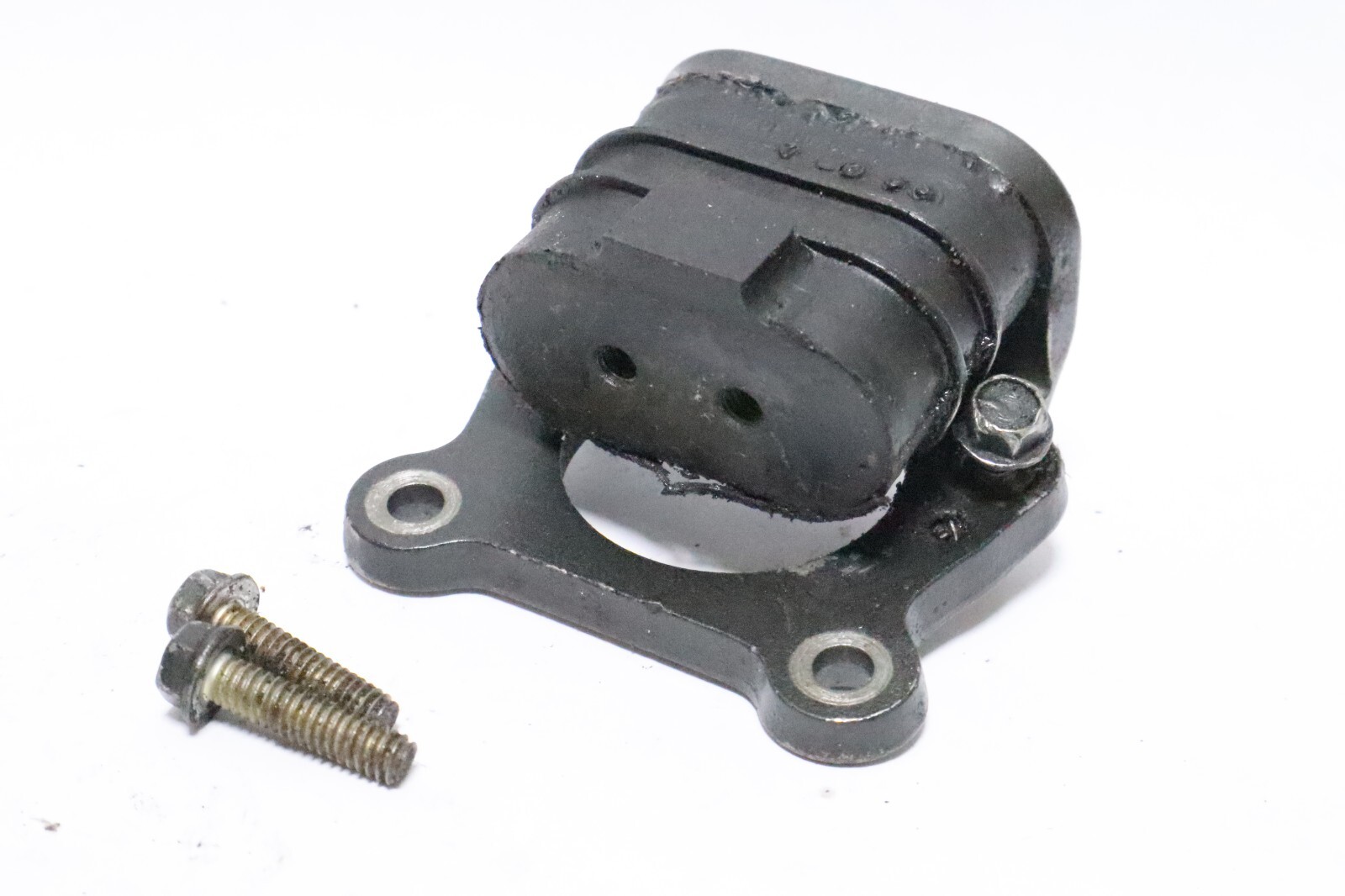 91-95 Force Outboard 40 50 HP Upper Shock Mount and Bracket F203965-1 F684354 - Image 5
