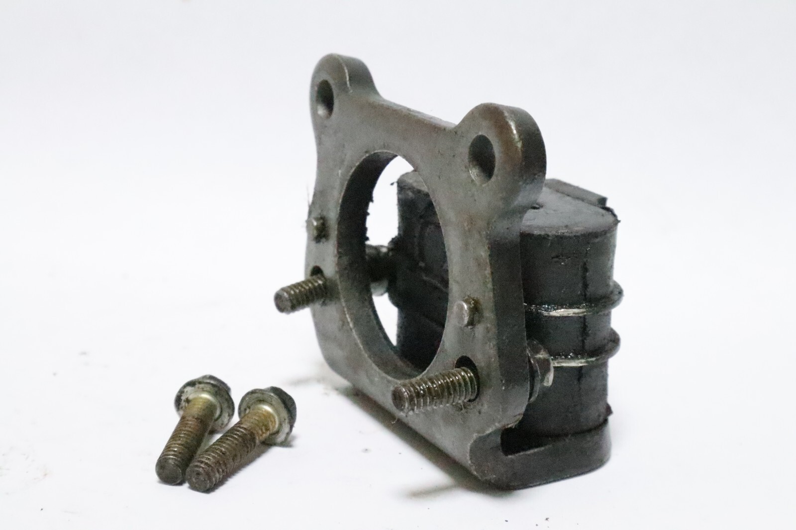 91-95 Force Outboard 40 50 HP Upper Shock Mount and Bracket F203965-1 F684354 - Image 9