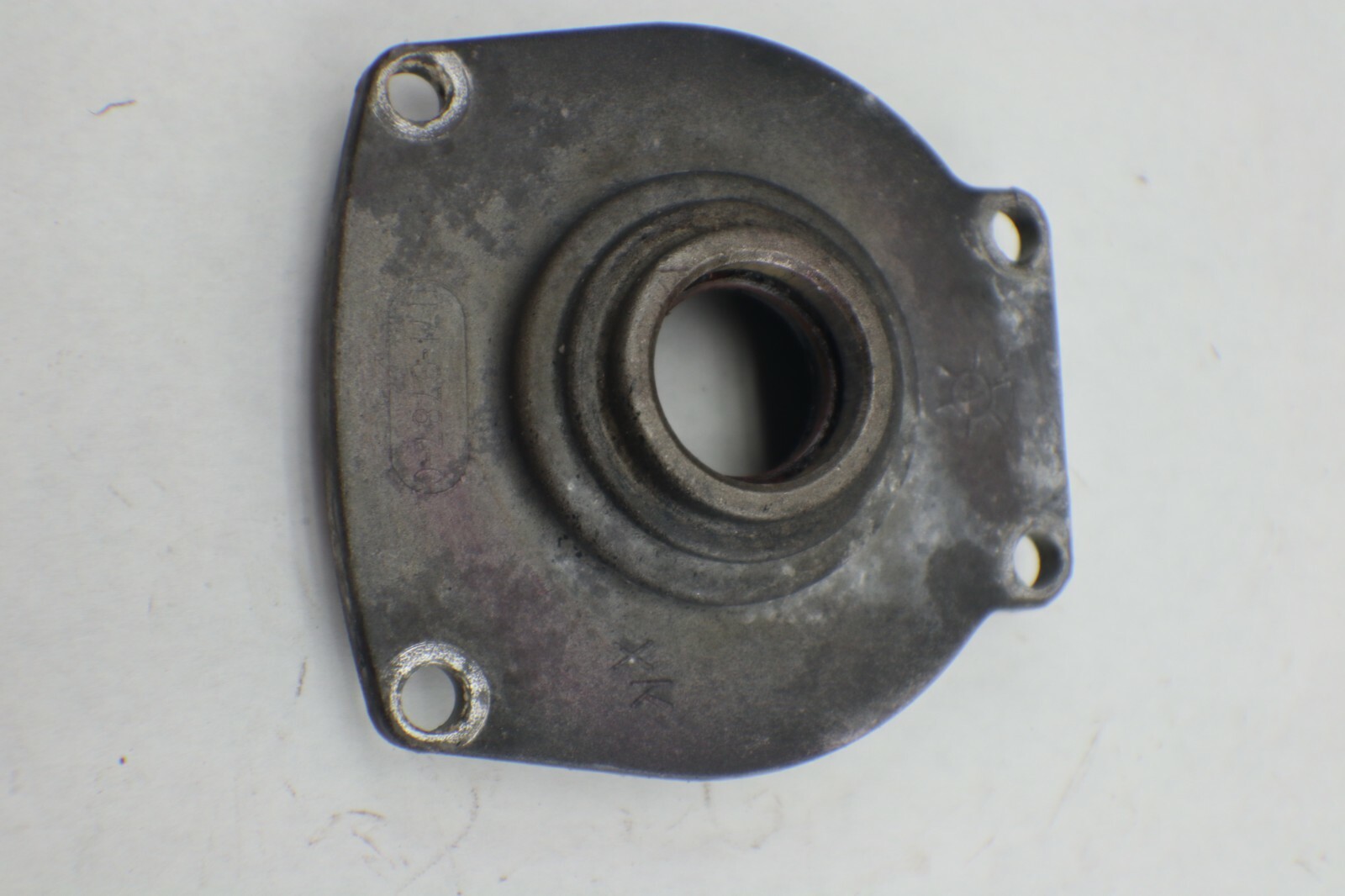 Mercury 200 225 HP 2 Stroke Lower End Cap Assembly PN 9787A4 Fits 2001-2013 - Image 3
