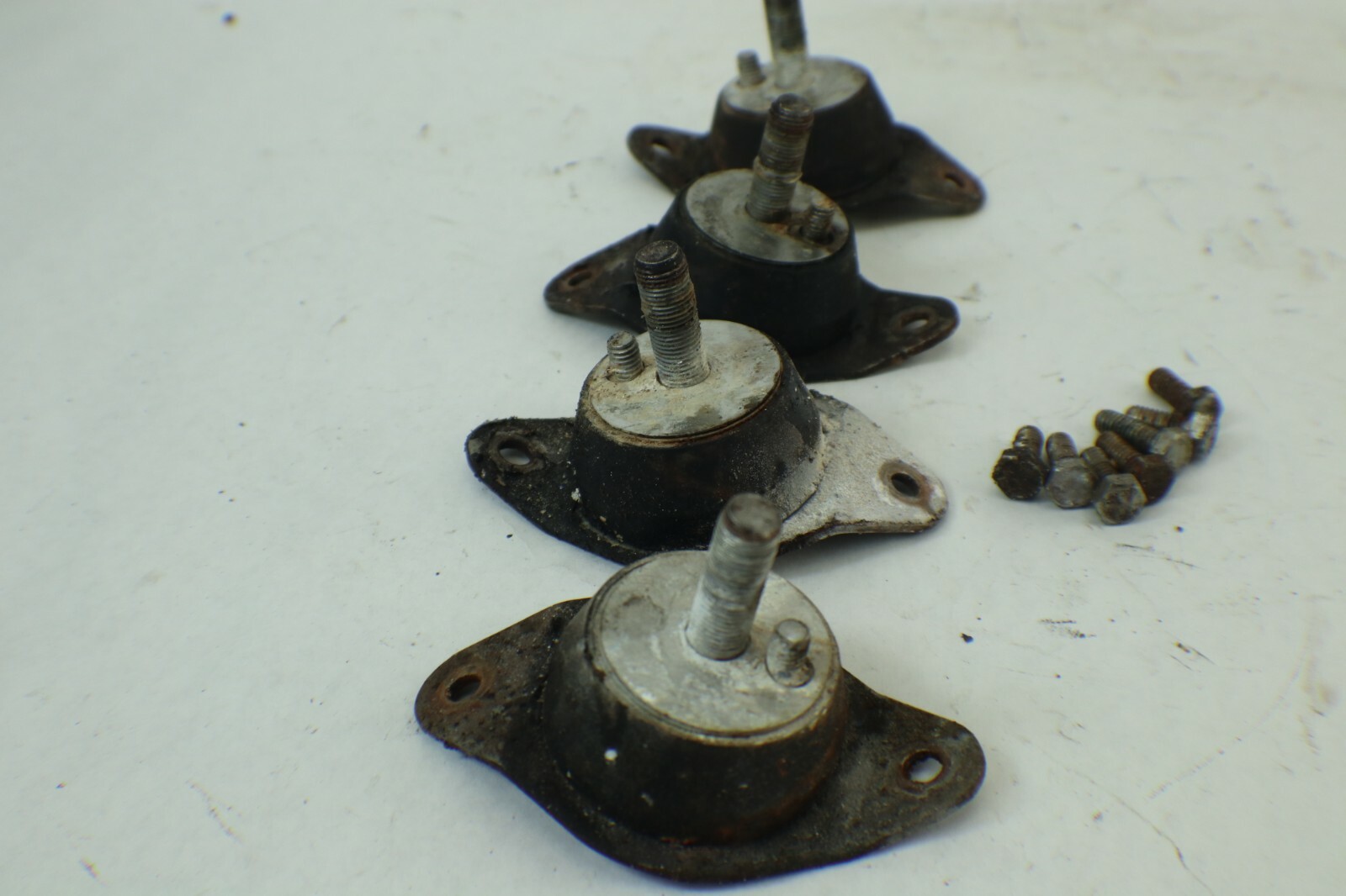 OEM Polaris Motor Mount Set Angled 3021254 3110055 700 780 900 1050 1200 - Image 5