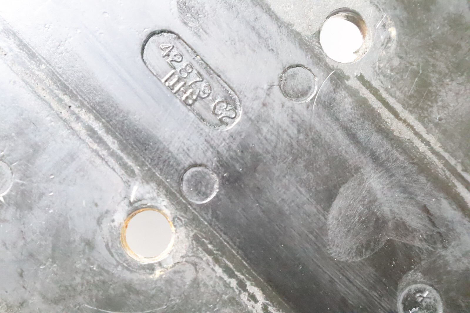 Mercury Mariner 70-90 HP In Line 3 2 Stroke 24 Bolt Exhaust Plate & Cover Set - Image 9