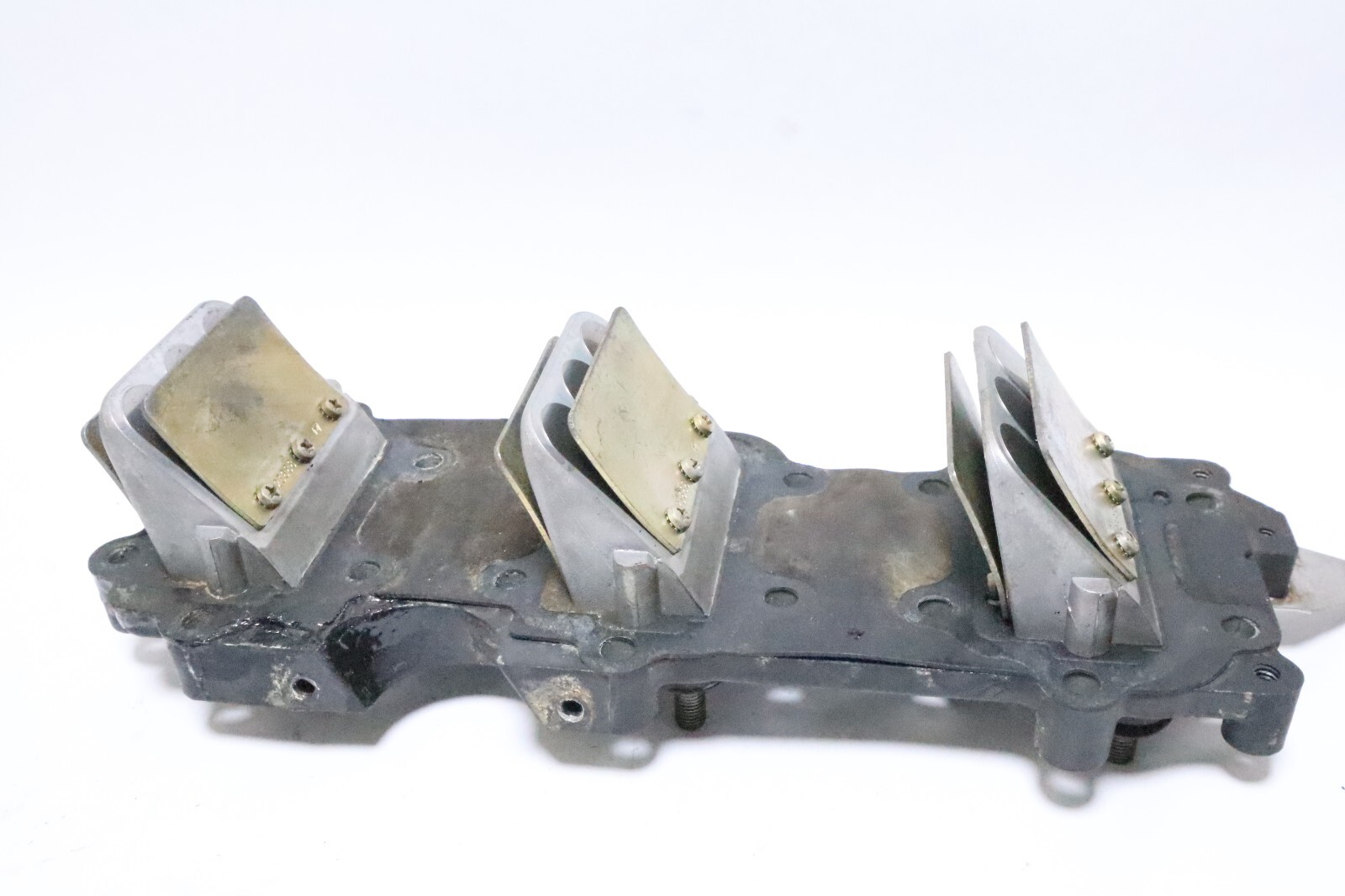OMC Intake Manifold Reed Valve Plate 0389395 Johnson Evinrude 60hp - 75hp - Image 9