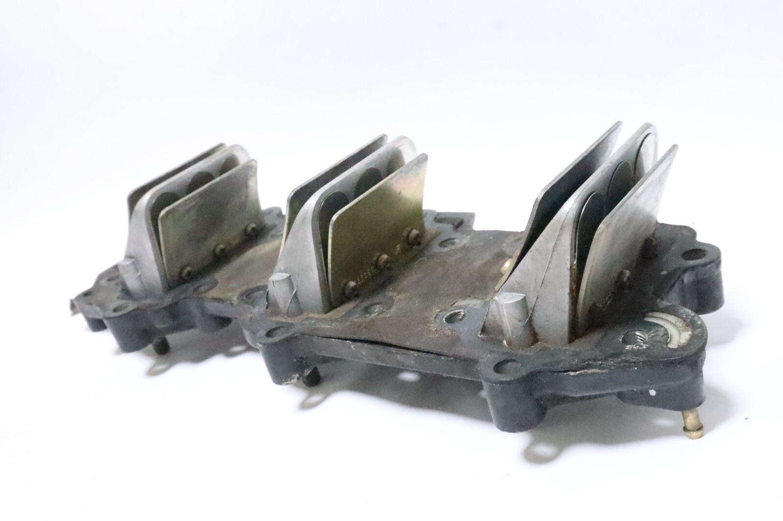 OMC Intake Manifold Reed Valve Plate 0389395 Johnson Evinrude 60hp - 75hp - Image 12