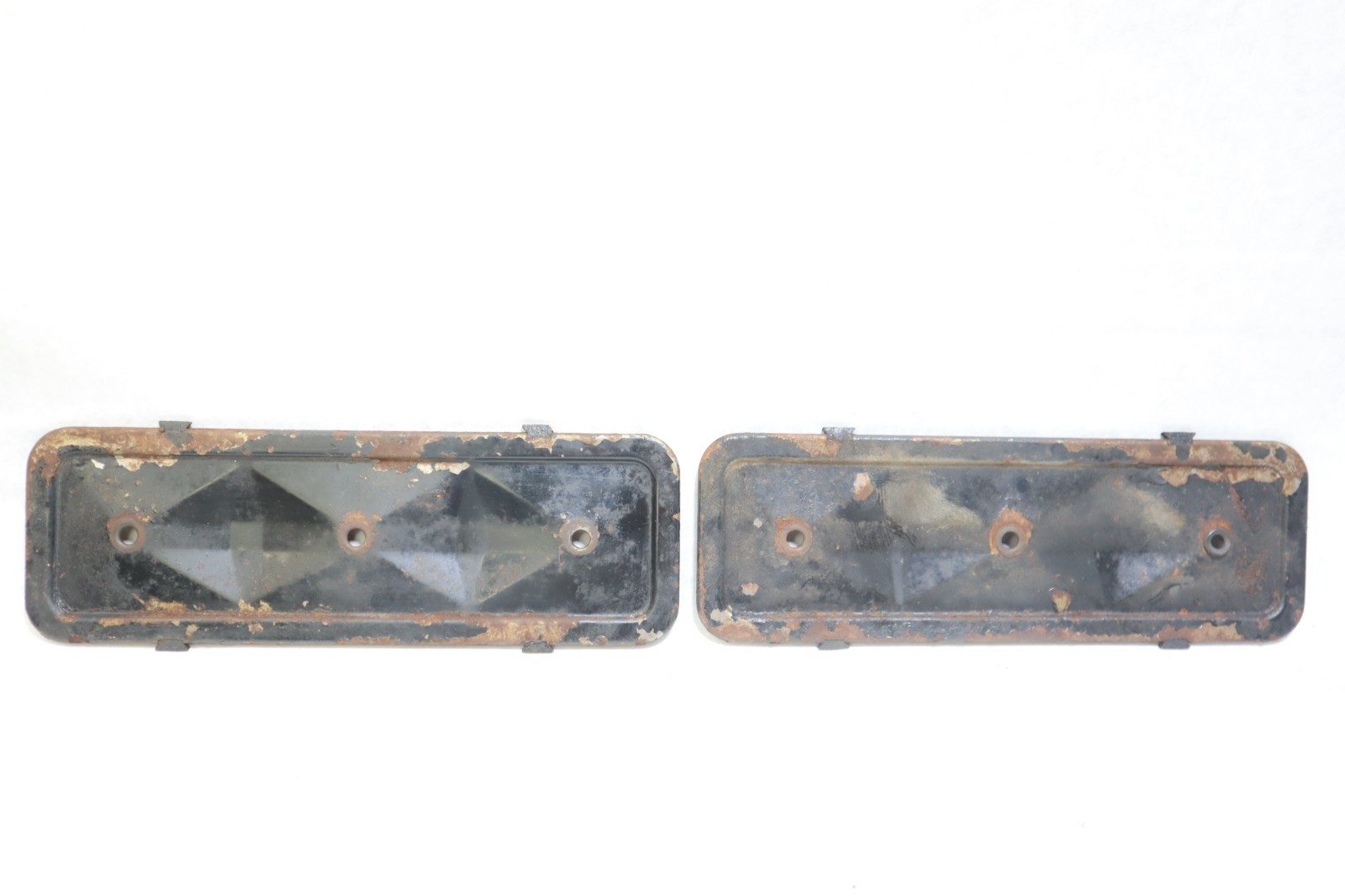 MERCRUISER 165 INLINE 6 165HP GM ENGINE PUSHROD SIDE COVER SET 2PCS # 39331A1 - Image 7