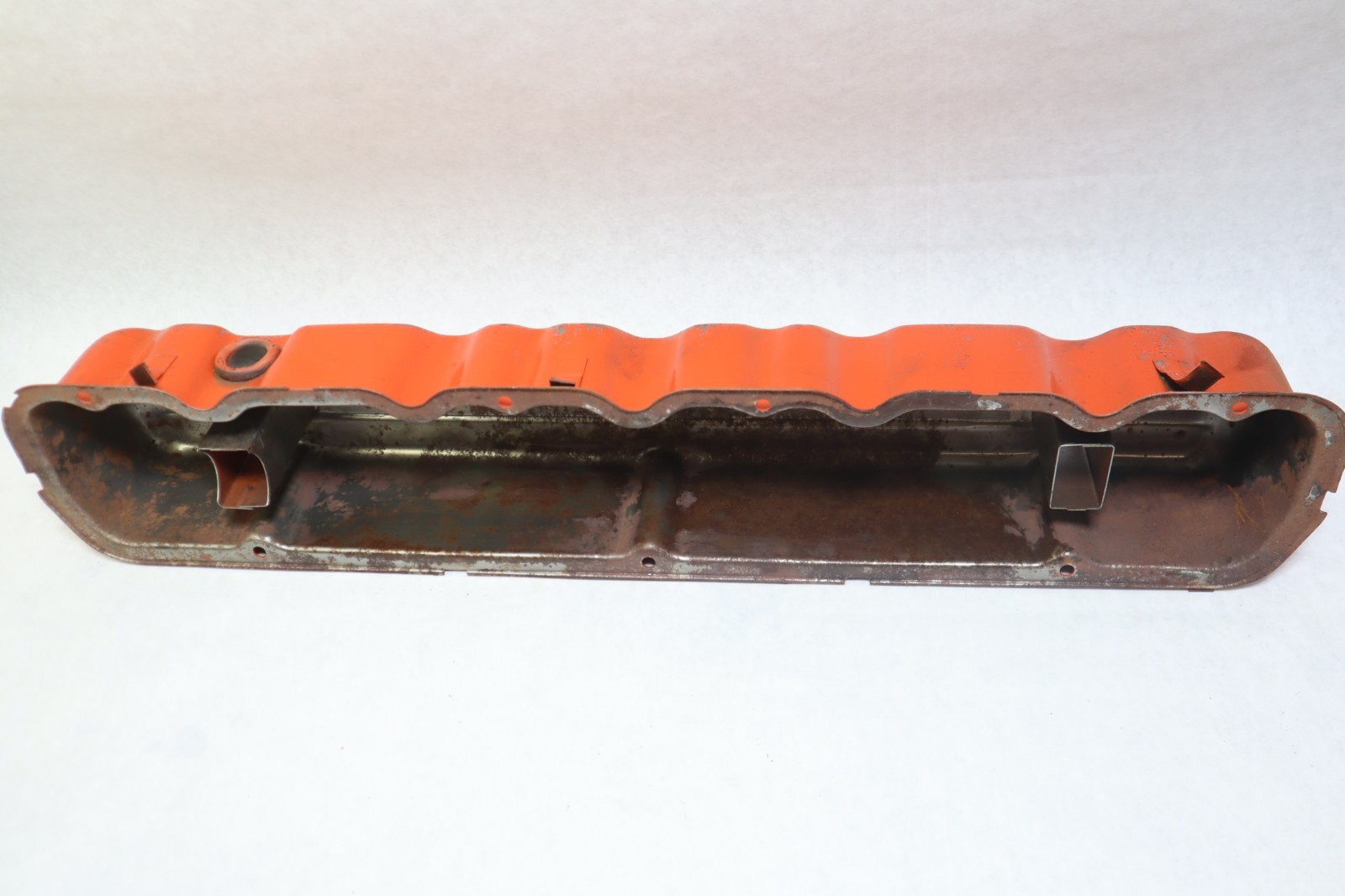 165hp GM 250 292 Rocker Valve Cover With Hardware - Image 9
