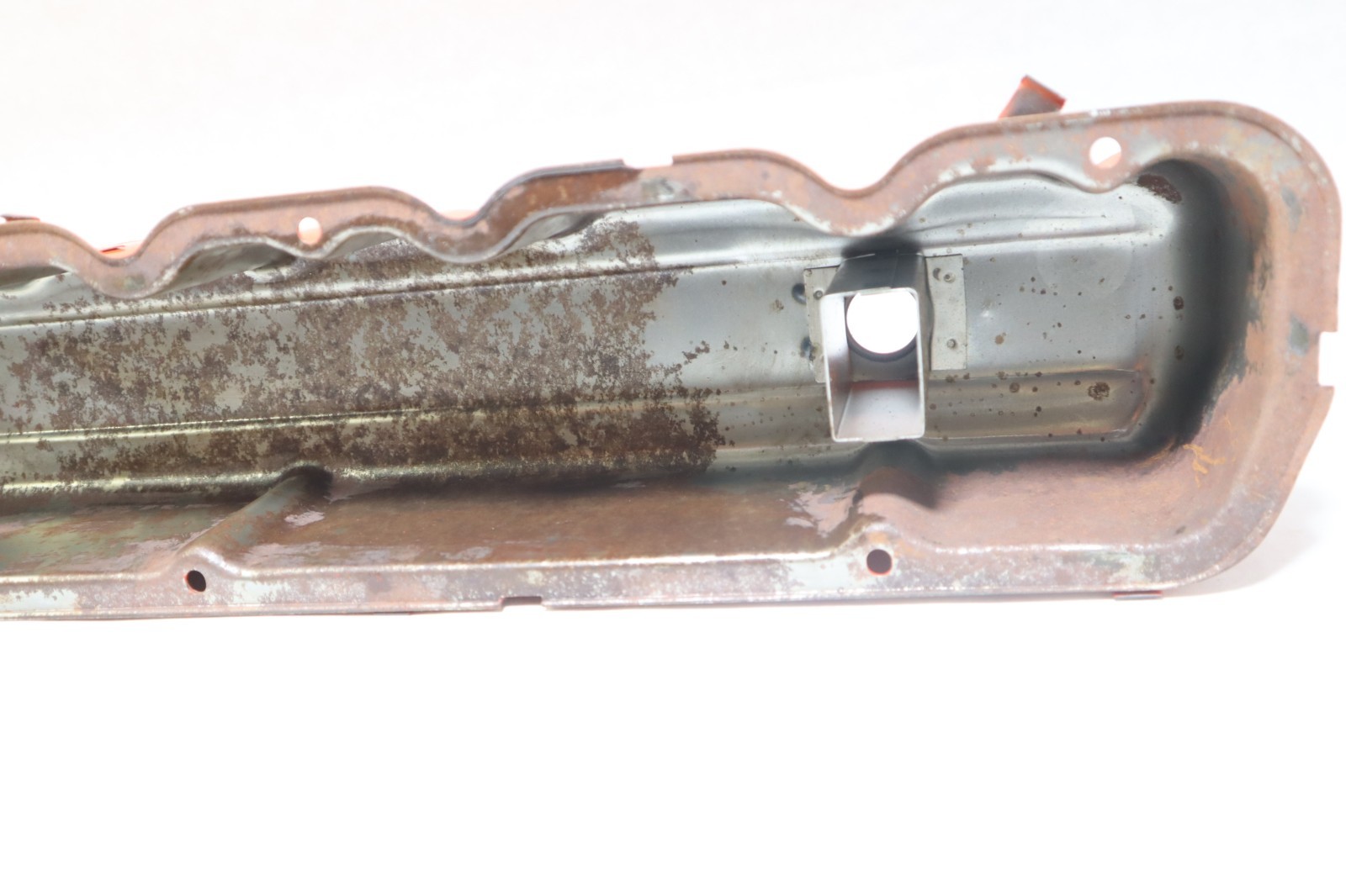 165hp GM 250 292 Rocker Valve Cover With Hardware - Image 12