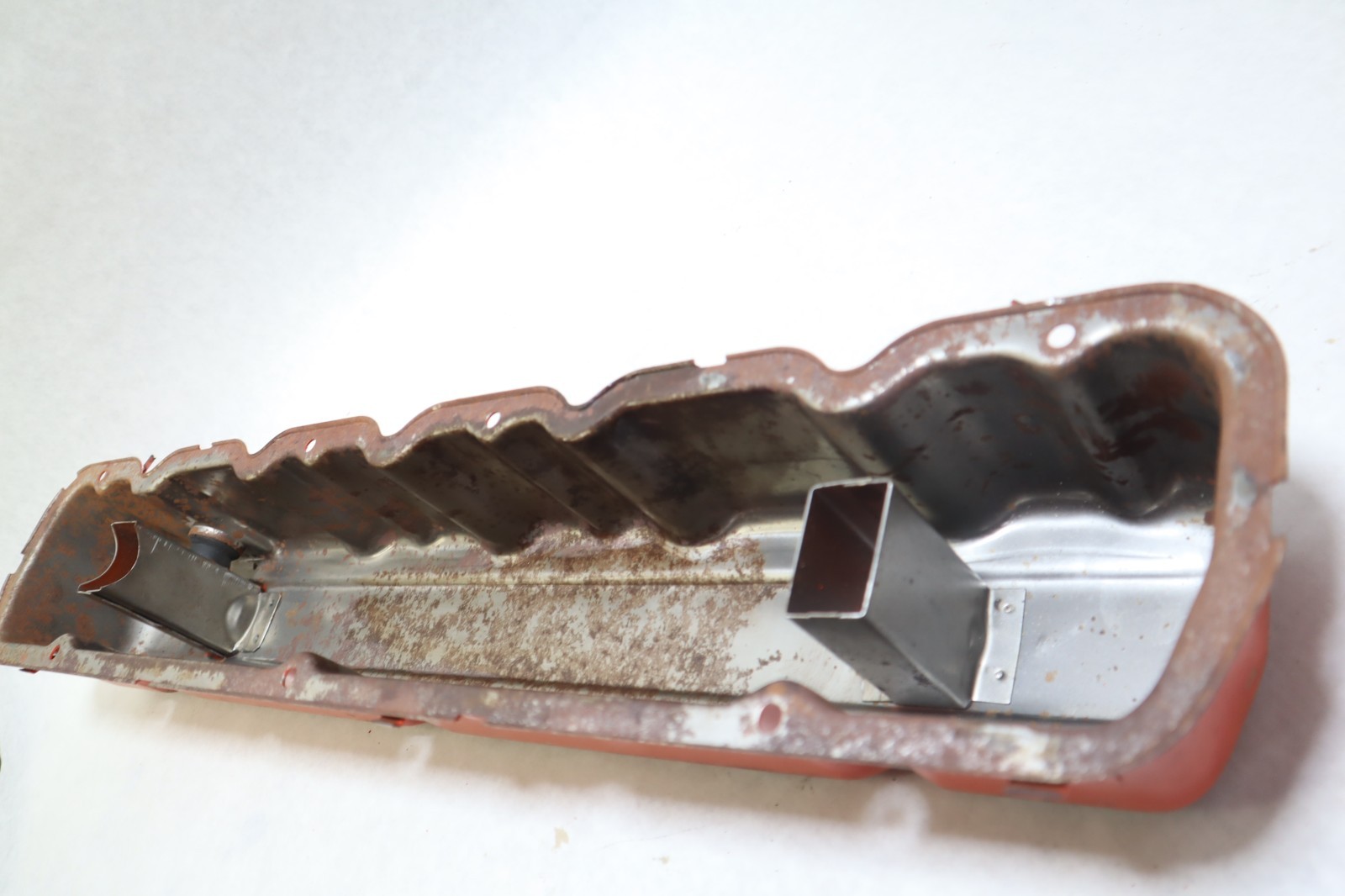 165hp GM 250 292 Rocker Valve Cover With Hardware - Image 14