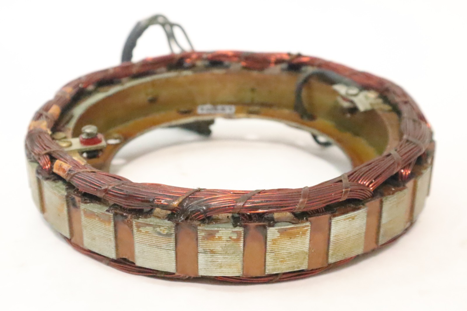 1970 72 Chrysler 35 hp 357hb Outboard stator alternator - Image 5