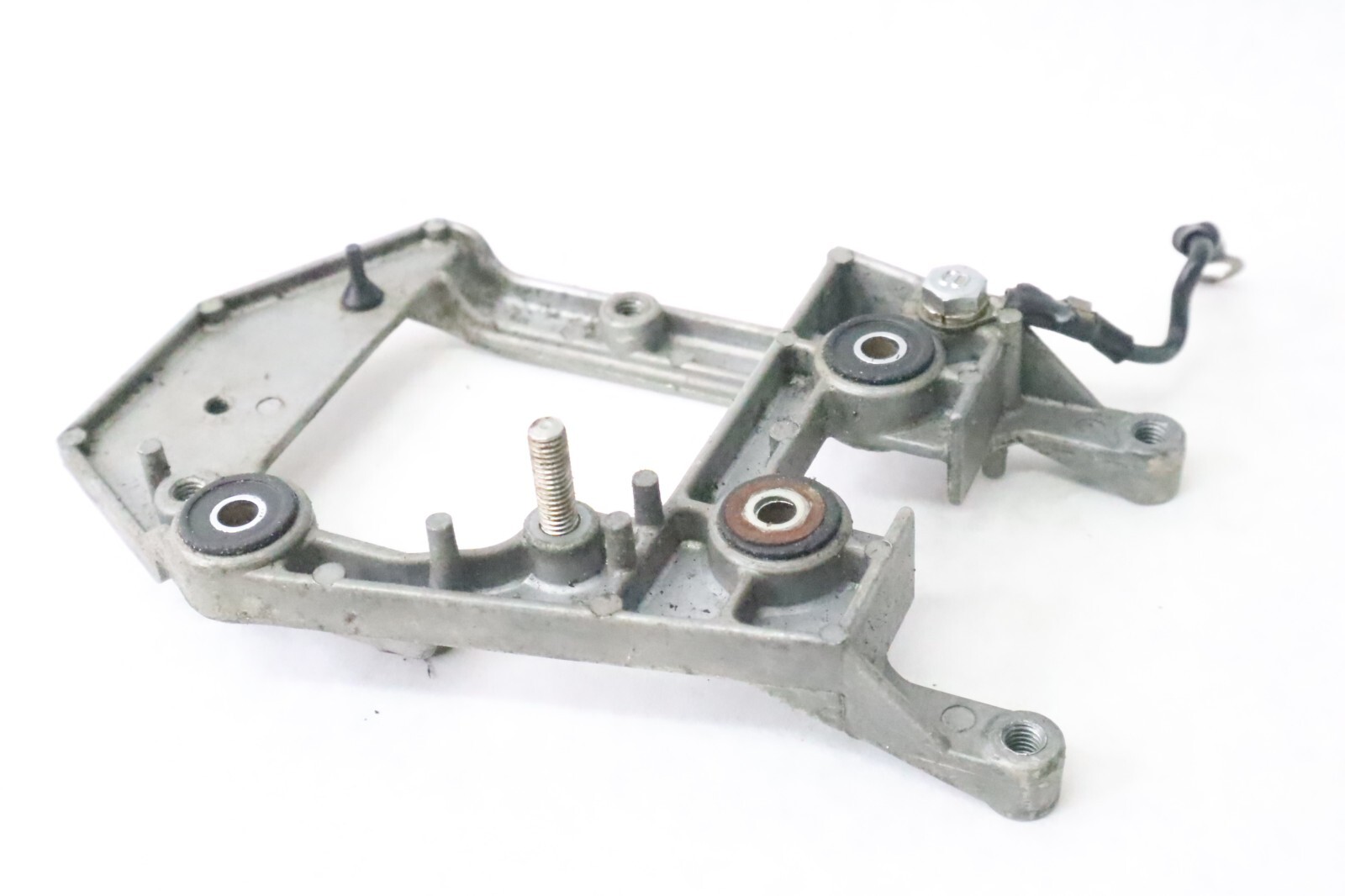 1990-1997 Yamaha 25hp 2 stroke outboard electronics bracket (695-85542-00-94)