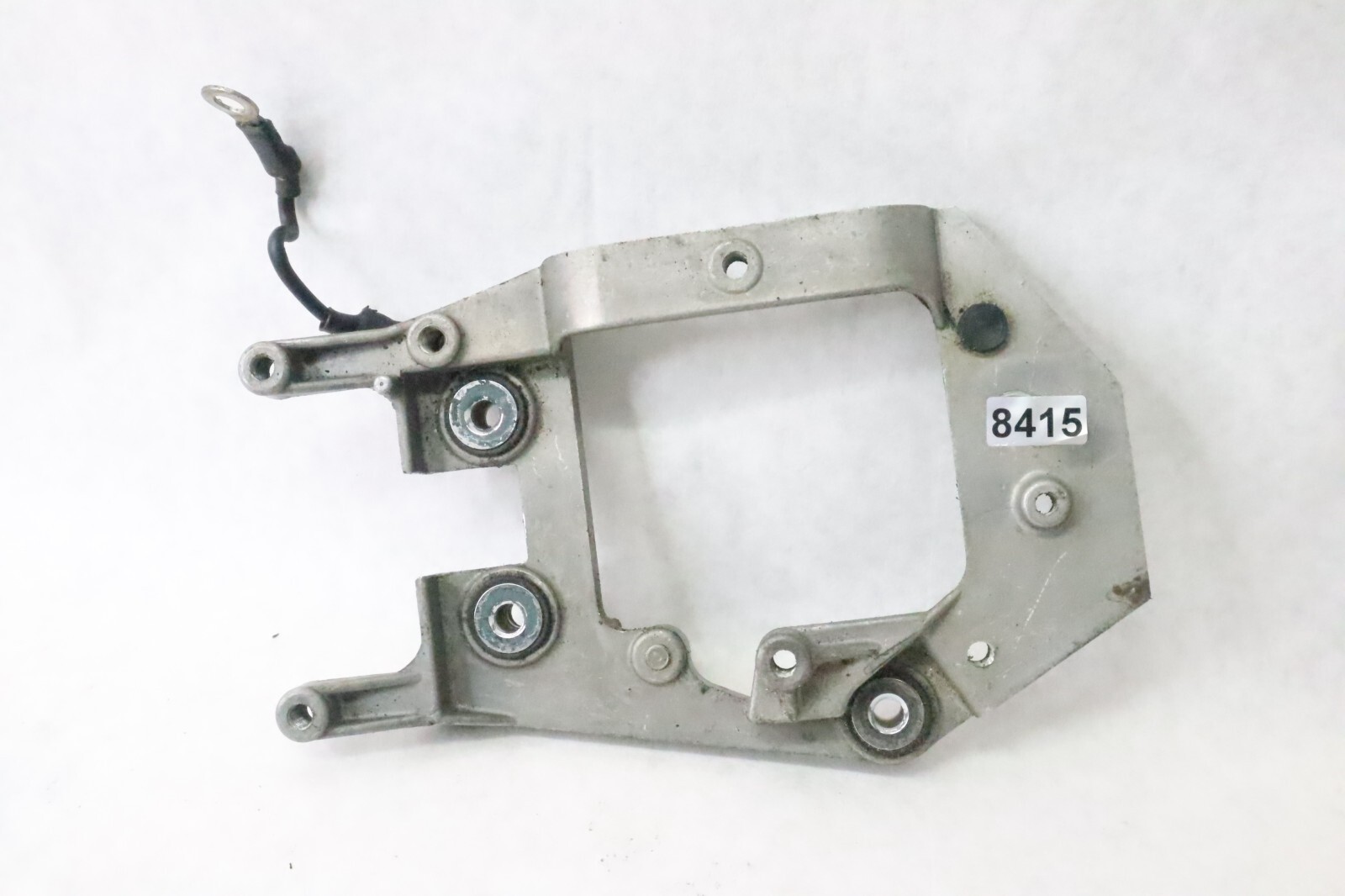 1990-1997 Yamaha 25hp 2 stroke outboard electronics bracket (695-85542-00-94) - Image 3