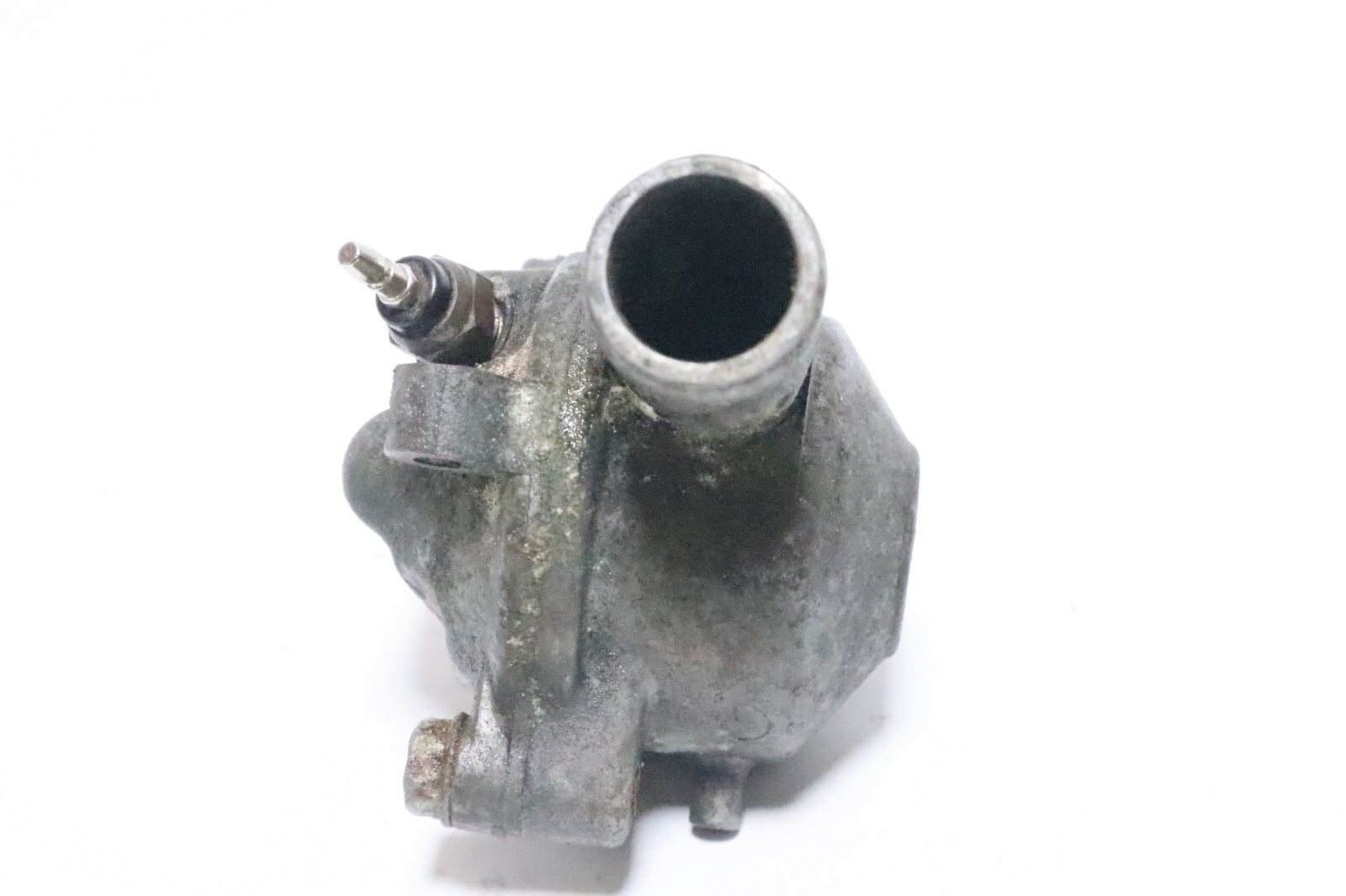 84 85 HONDA VF700 vf 1100 C THERMOSTAT HOUSING - Image 5
