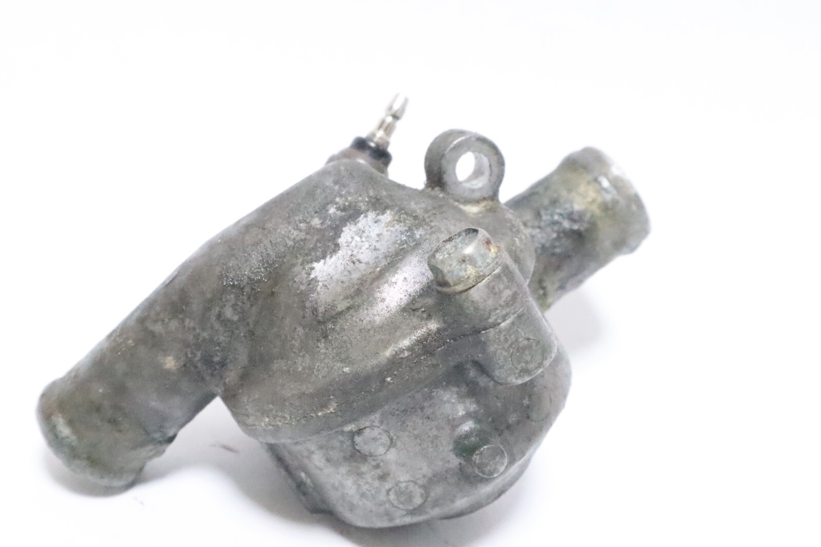 84 85 HONDA VF700 vf 1100 C THERMOSTAT HOUSING - Image 6