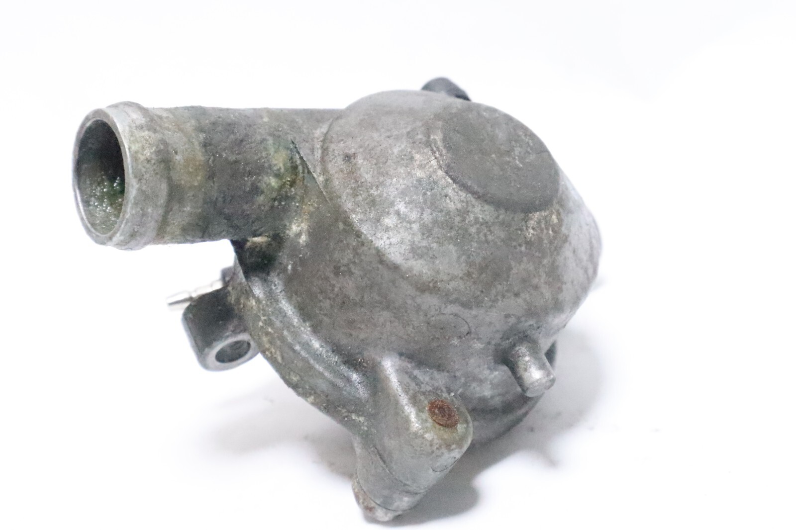 84 85 HONDA VF700 vf 1100 C THERMOSTAT HOUSING - Image 11