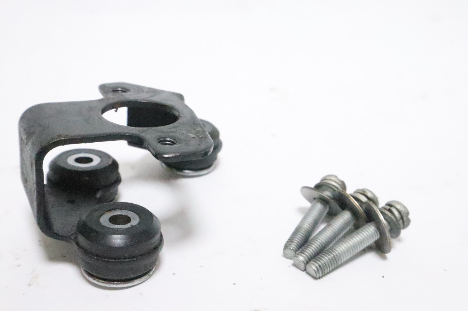 Yamaha 225 250 OX66 outboard HPDIThrottle Position Sensor BRACKET - Image 8