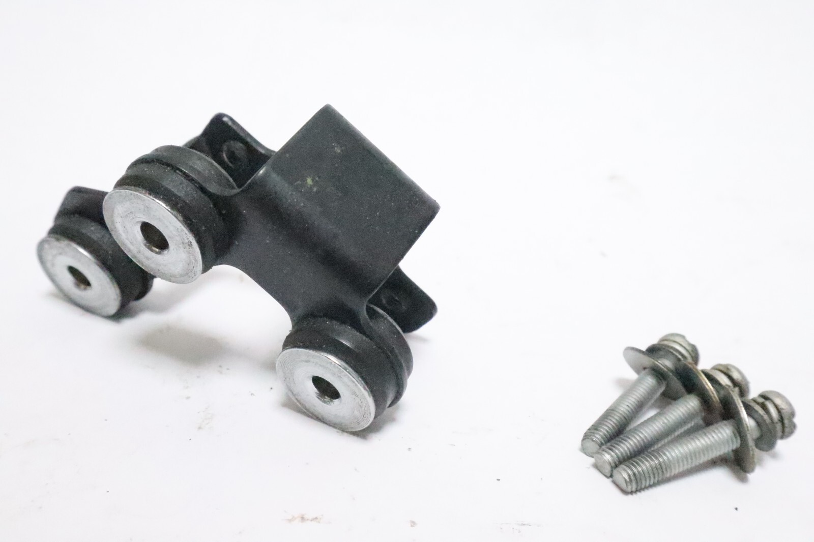 Yamaha 225 250 OX66 outboard HPDIThrottle Position Sensor BRACKET - Image 9