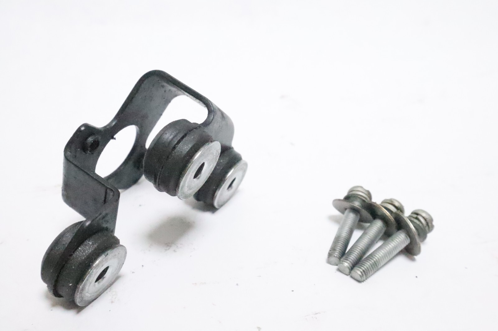 Yamaha 225 250 OX66 outboard HPDIThrottle Position Sensor BRACKET - Image 11
