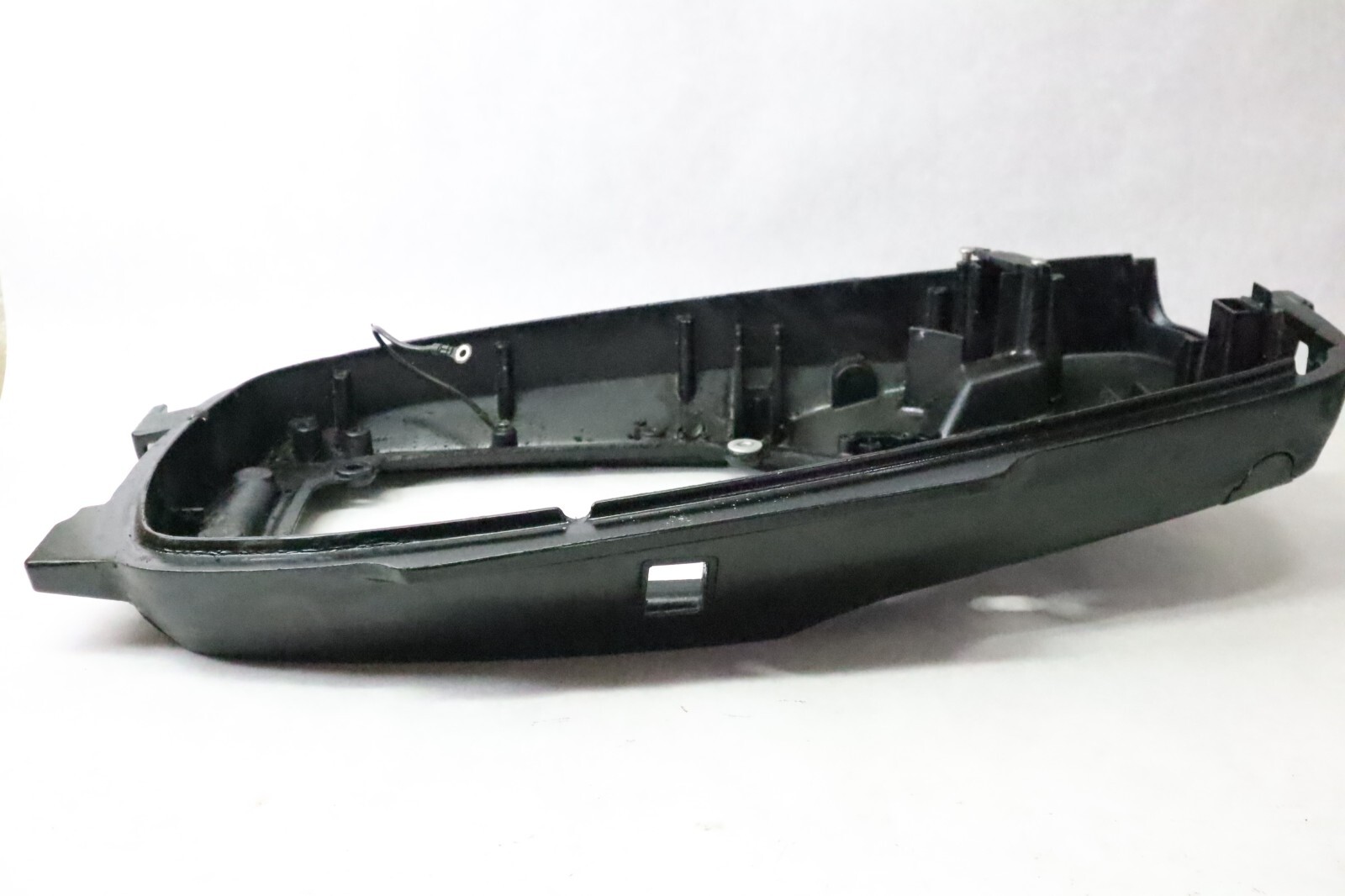 Mercury 30-40 HP 1999 2000 2001 Black Bottom Cowl 821511T1 - Image 8