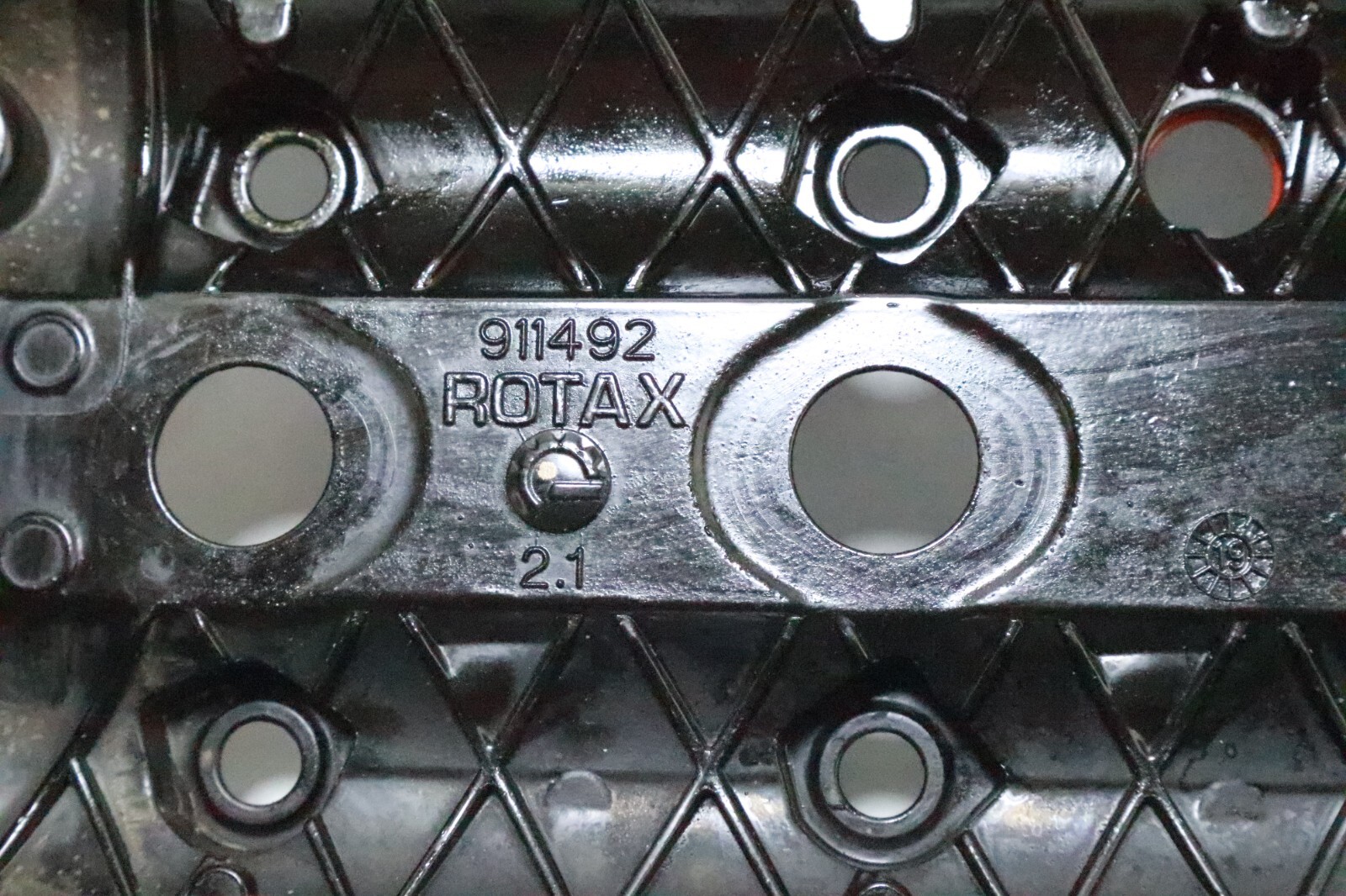 16-2022 Sea-Doo gti 90 Spark 3 UP 900 ACE Valve Cover - Image 8