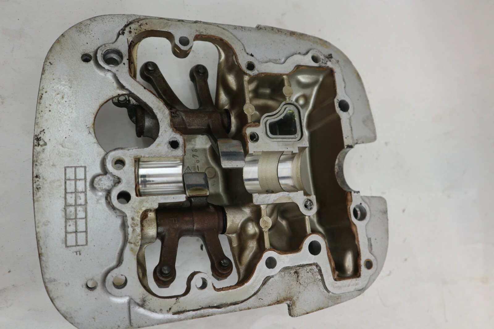 1995-2000 SUZUKI INTRUDER VS800 FRONT CYLINDER HEAD COVER ROCKER ARM ASSEMBLY - Image 6