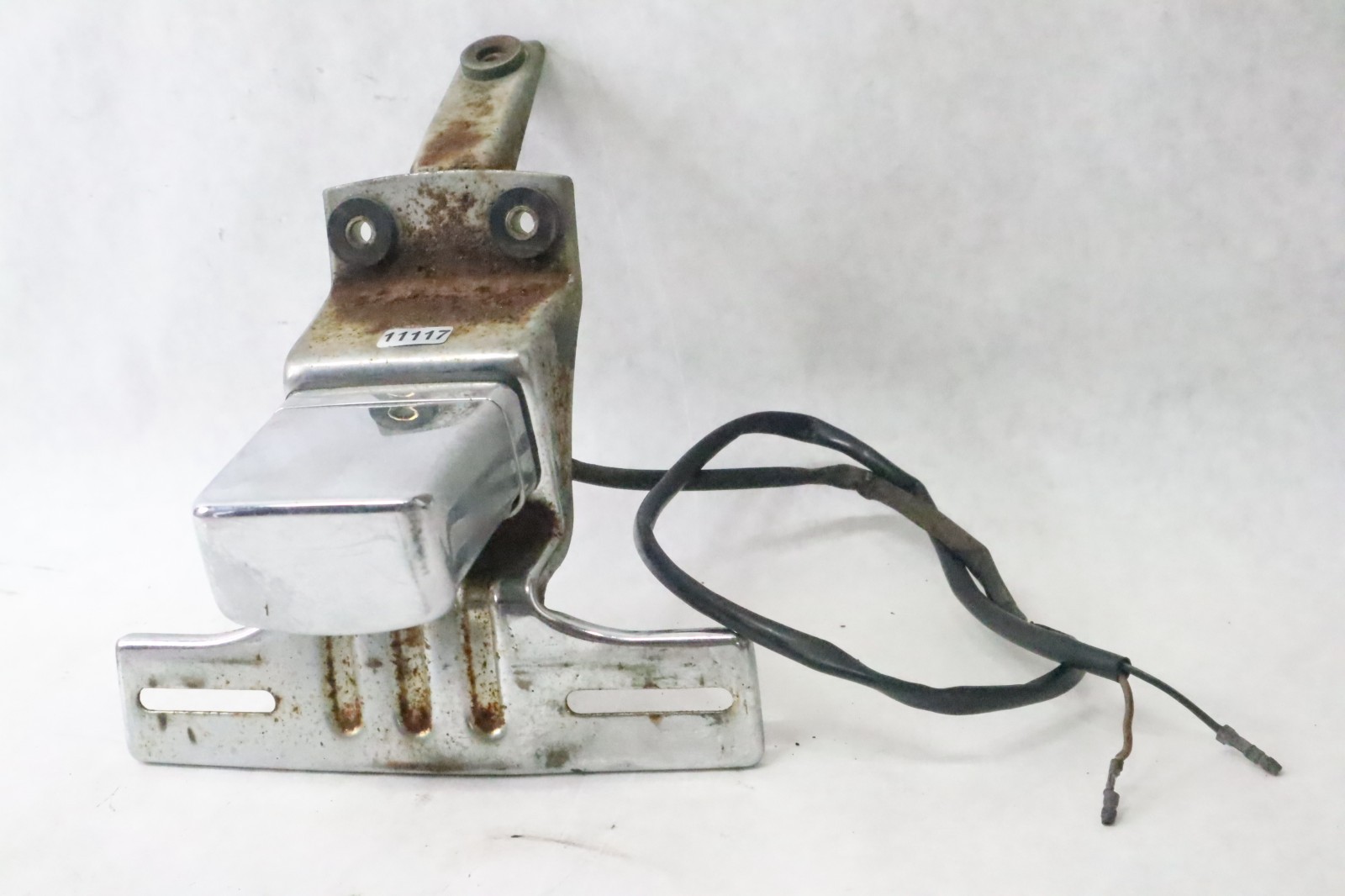 92-09 INTRUDER 800 VS800 BOULEVARD S50 REAR BACK FENDER TAG LIGHT BRACKET - Image 2