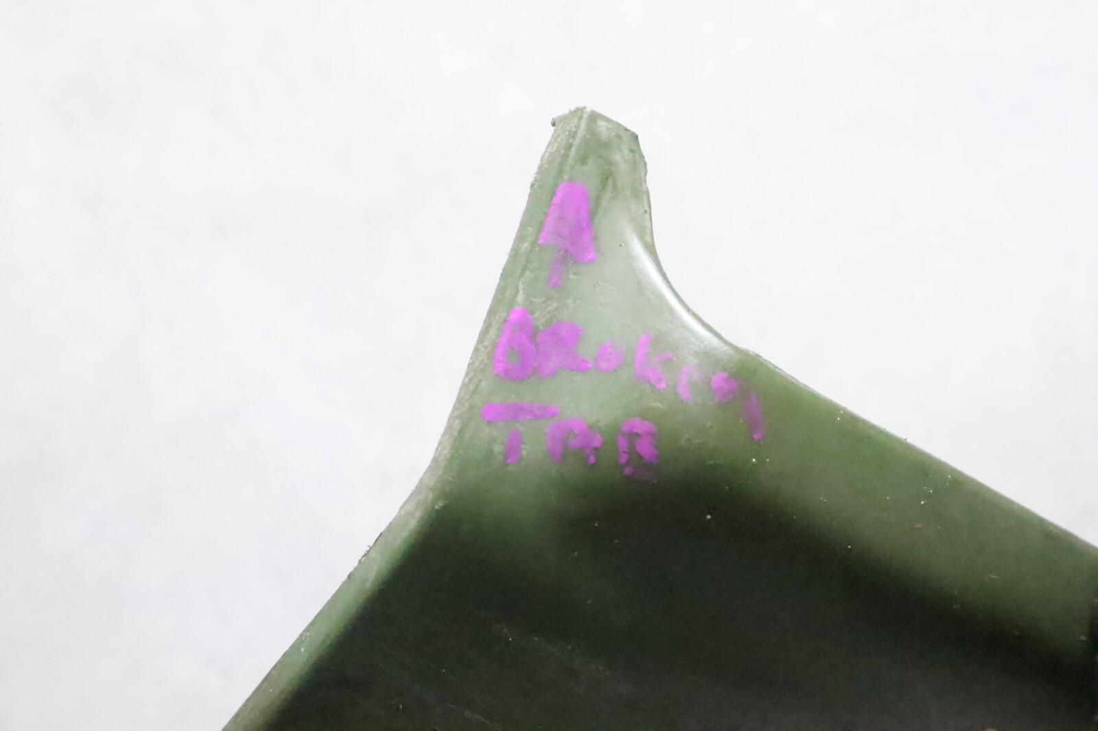 2000-04 KAWASAKI BAYOU 300 KLF300C 4X4 Center Front Fender Cover - Image 4