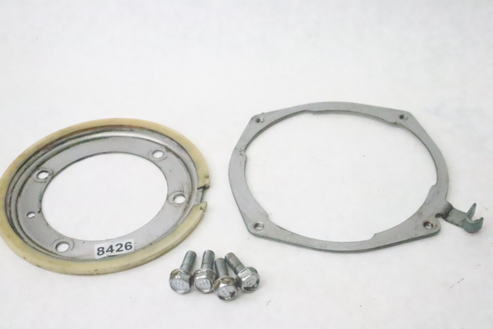 1990-1997 Yamaha 25 hp 695-41611-00-94 Retainer, magneto base - Image 3
