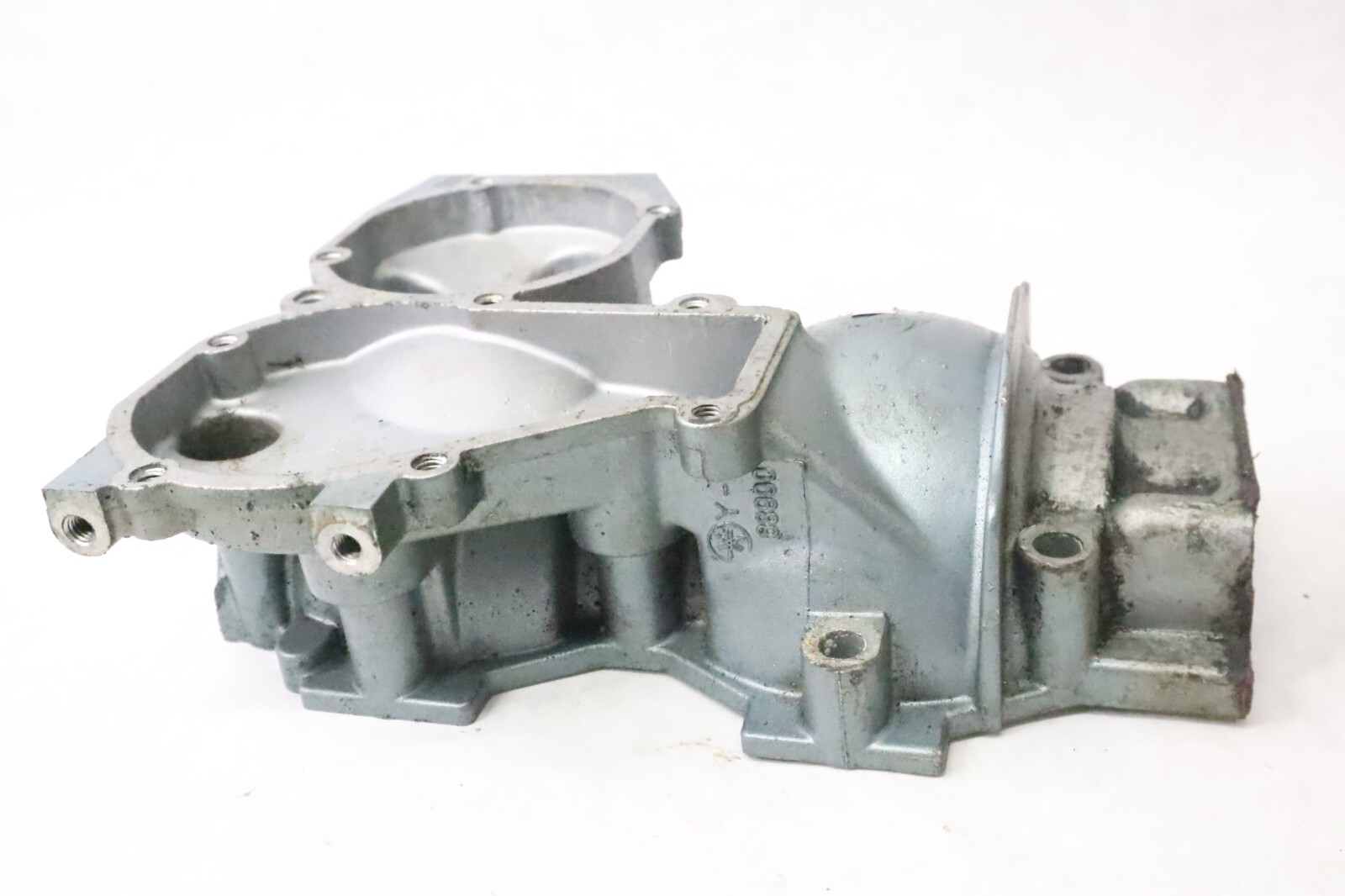 1990-1997 YAMAHA 25 hp OUTBOARD intake side of crankcase 695-15100-02-94 - Image 4