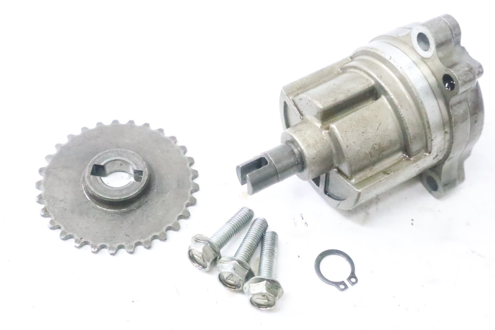 1995 99-04 Suzuki VS800 VS800GLP Intruder OEM Oil Pump Engine