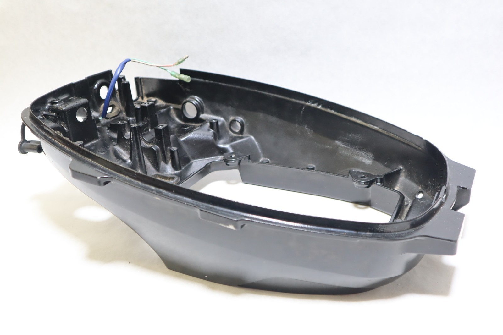 2189-853777T 07 Mercury F 9.9 hp 4S Outboard bottom cowl