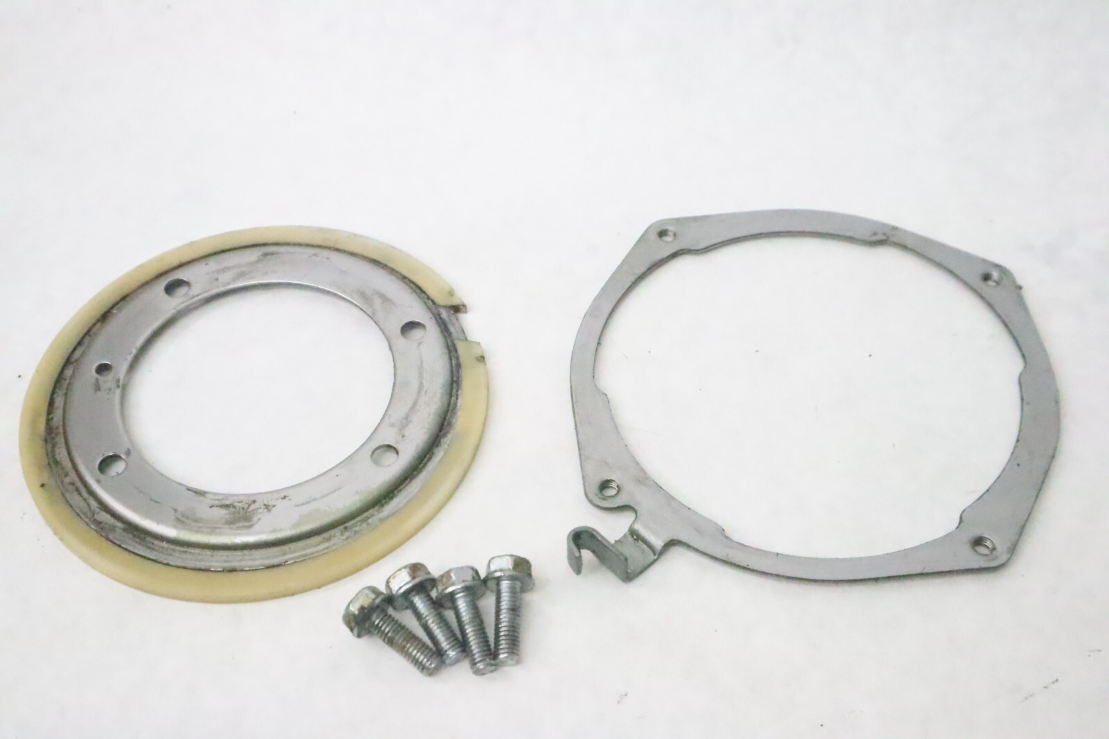 1990-1997 Yamaha 25 hp 695-41611-00-94 Retainer, magneto base - Image 6