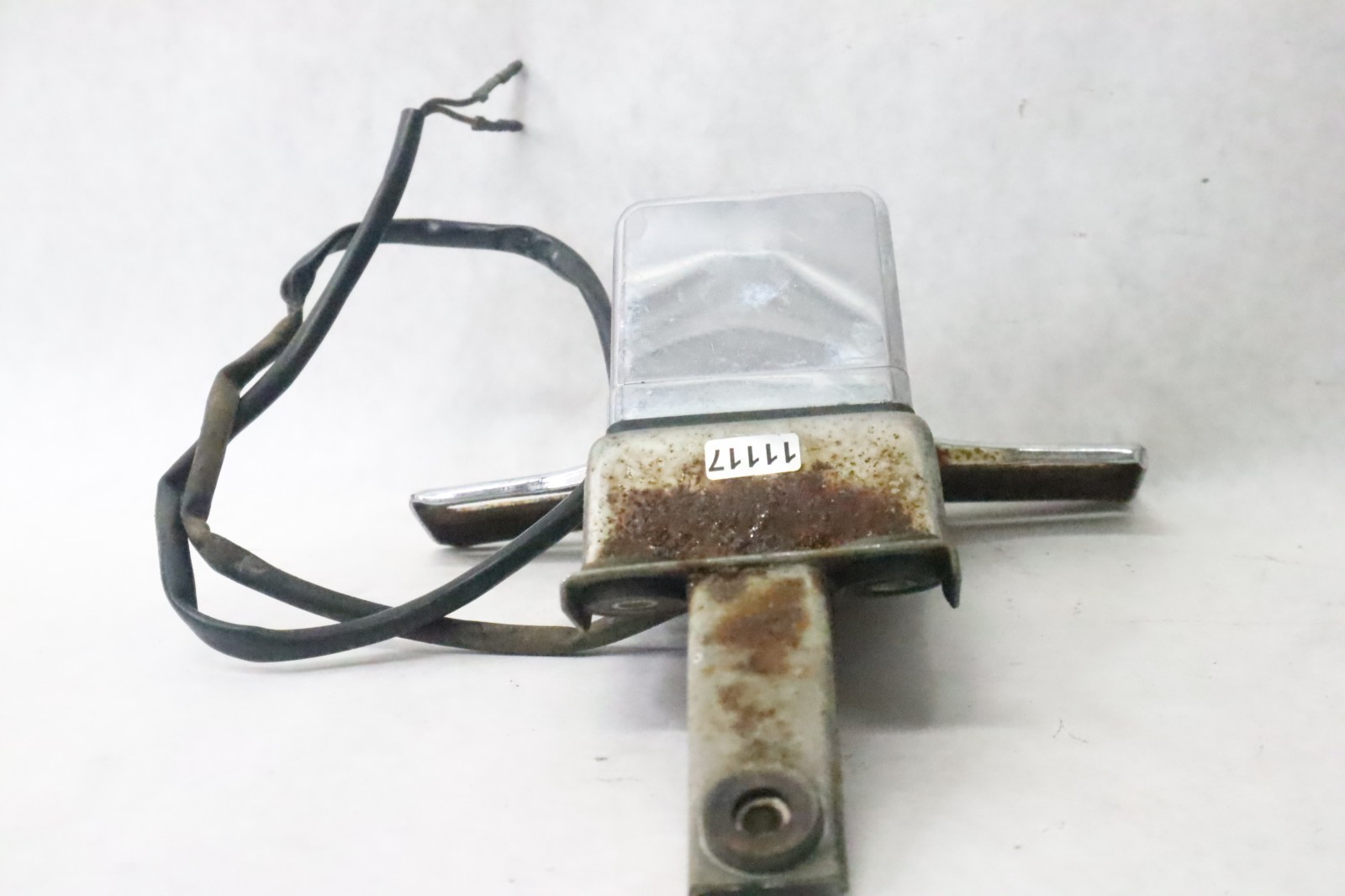 92-09 INTRUDER 800 VS800 BOULEVARD S50 REAR BACK FENDER TAG LIGHT BRACKET - Image 5